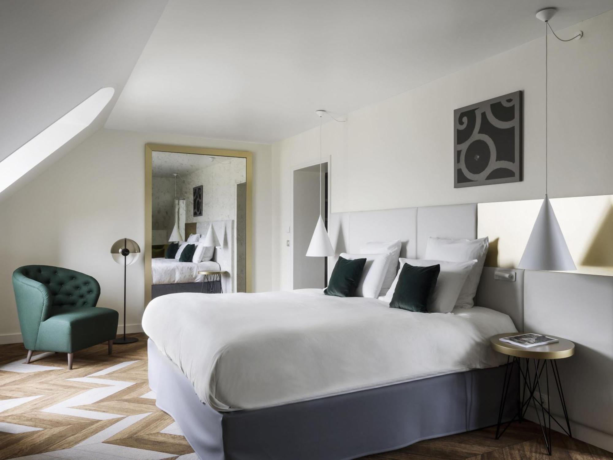 Deluxe Suite with Balcony