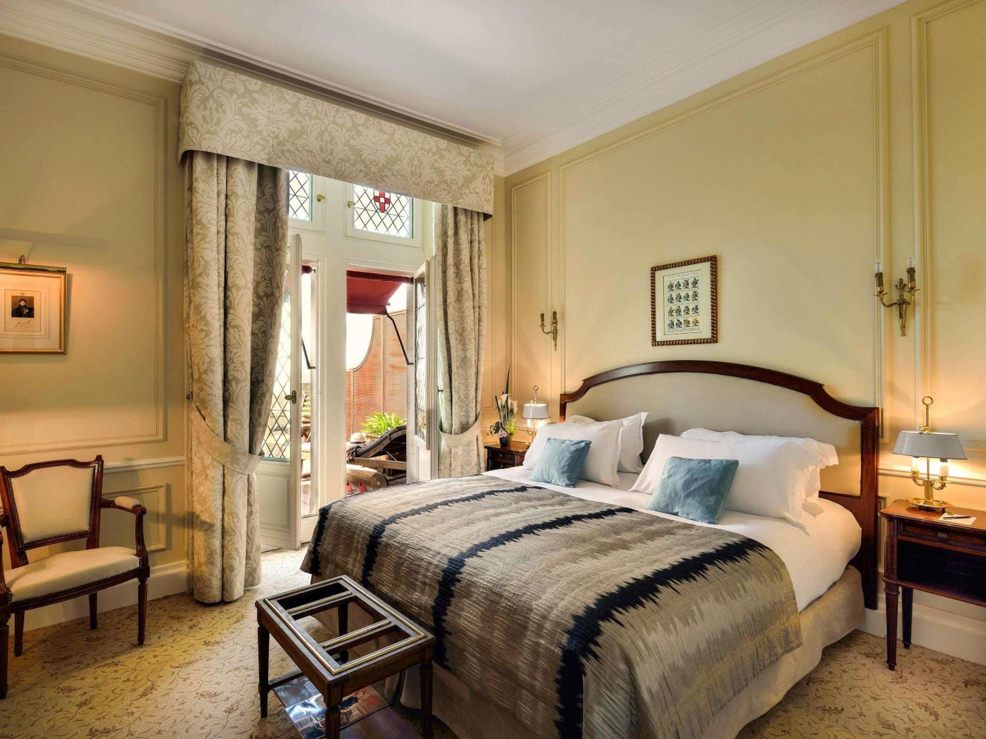 Superior King Room with Terrace and Garden View