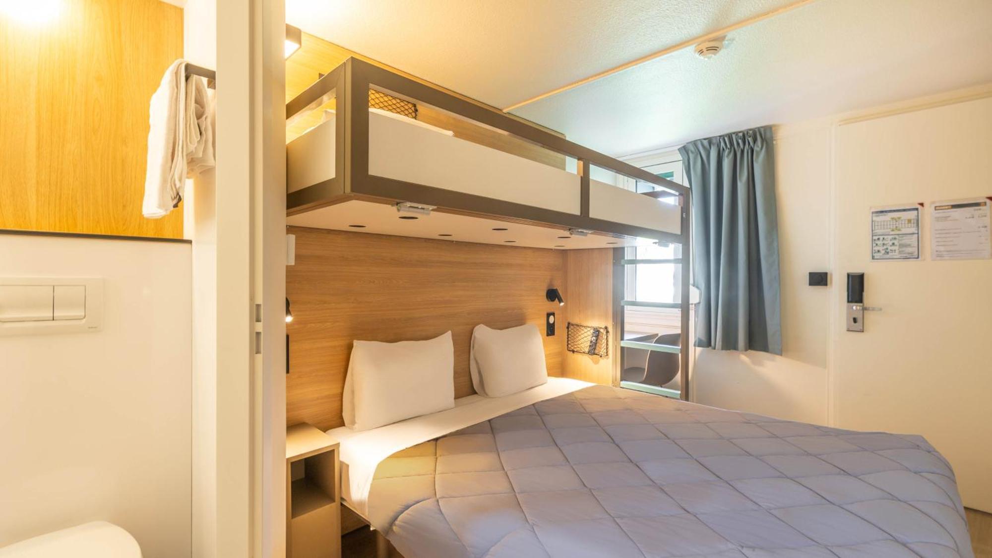 Triple Room (1 Double Bed + 1 Single Bed)