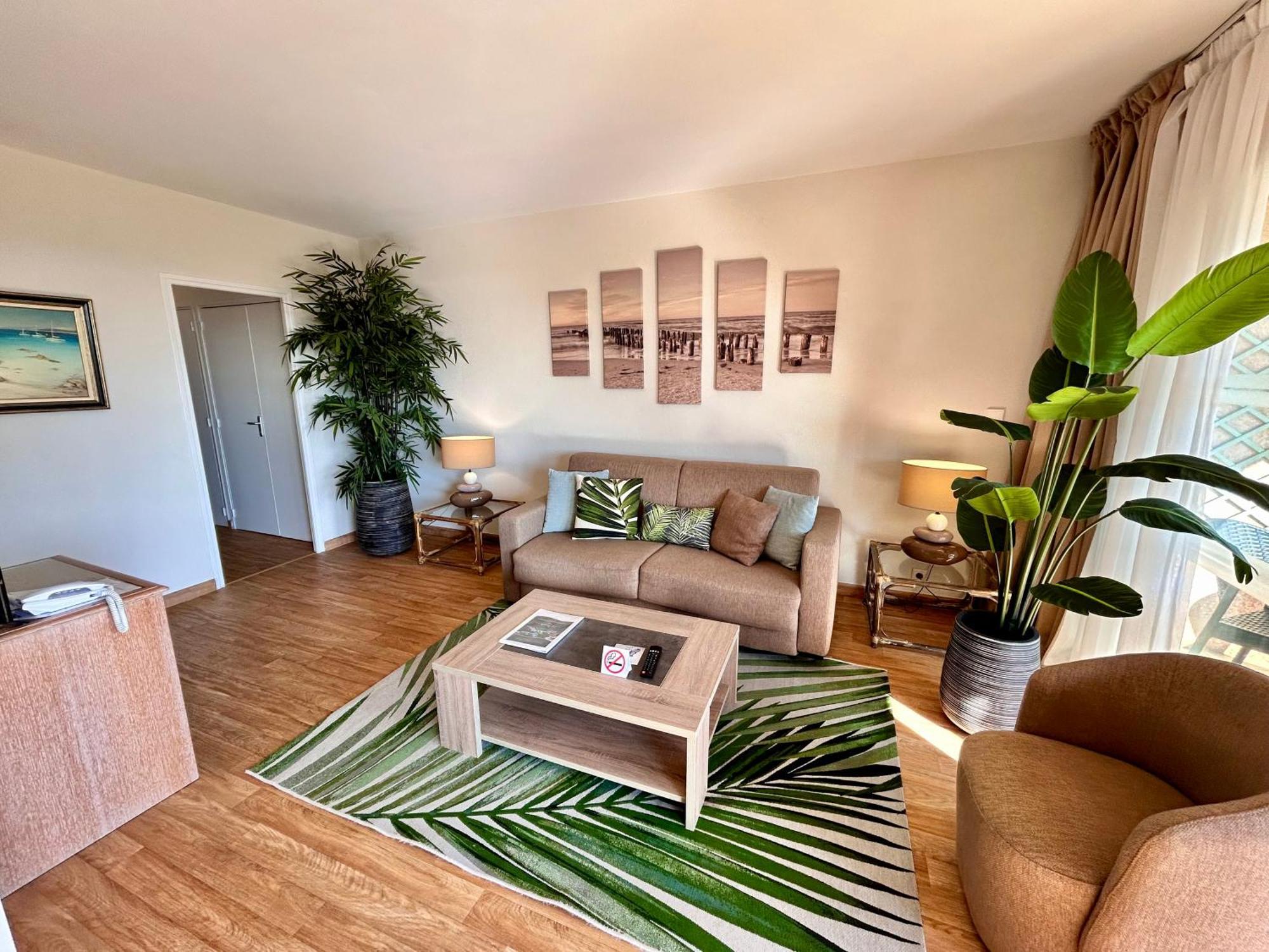 Comfort One-Bedroom Apartment Garden View Terrace