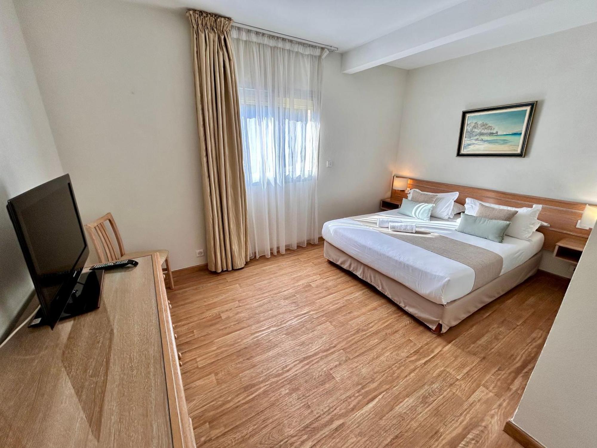 Comfort One-Bedroom Apartment Garden View Terrace