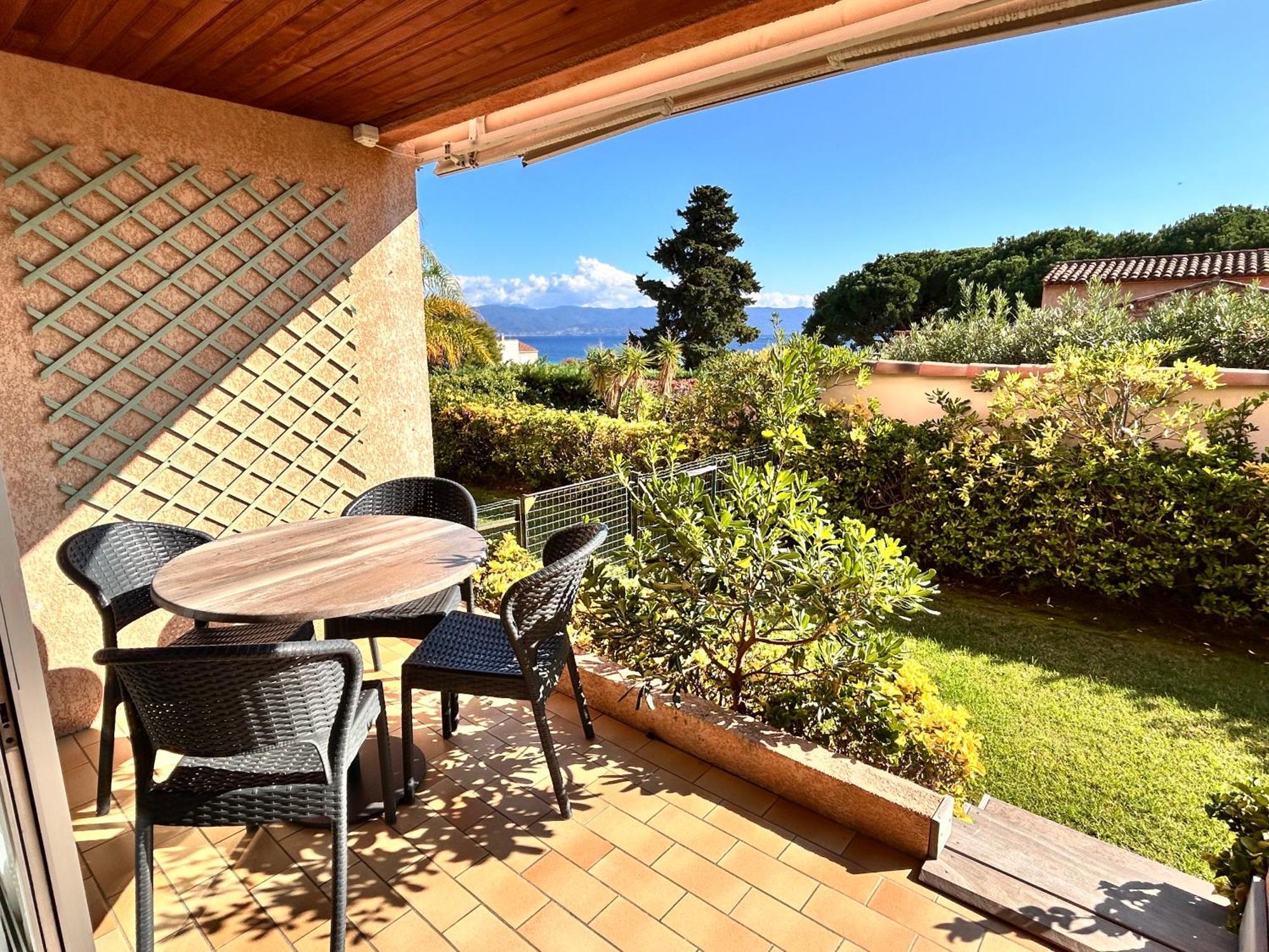 Comfort One-Bedroom Apartment Garden View Terrace