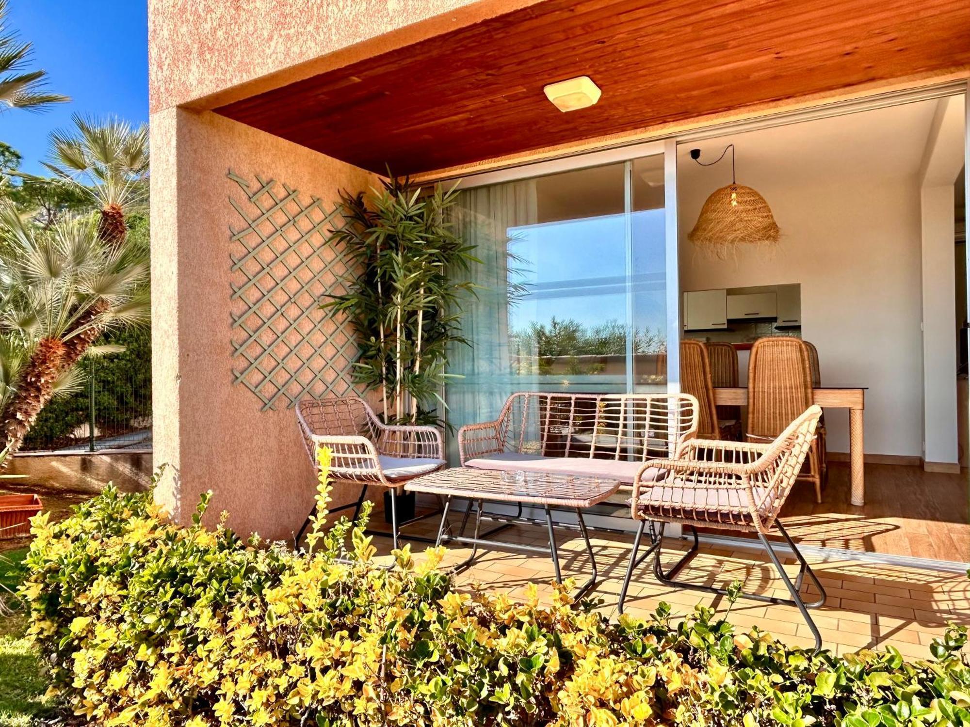 Comfort One-Bedroom Apartment Garden View Terrace