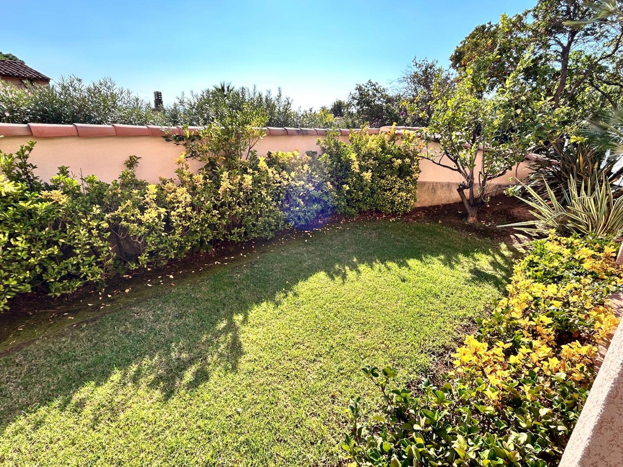 Comfort One-Bedroom Apartment Garden View Terrace