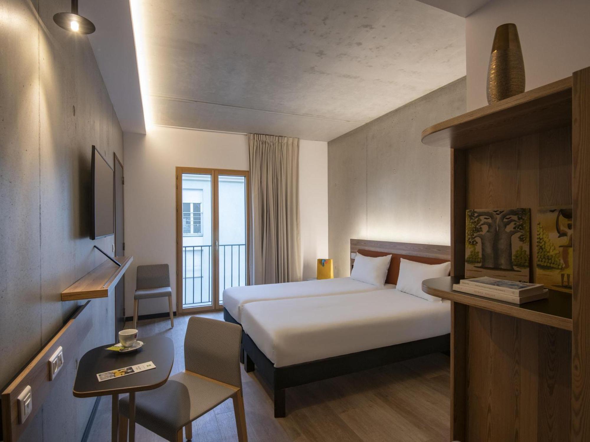 Standard Twin Room