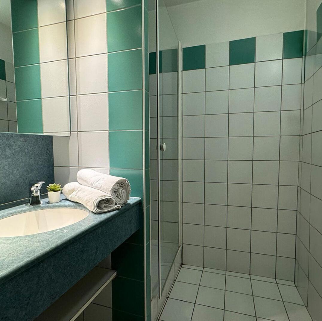 Twin Room with Private Bathroom