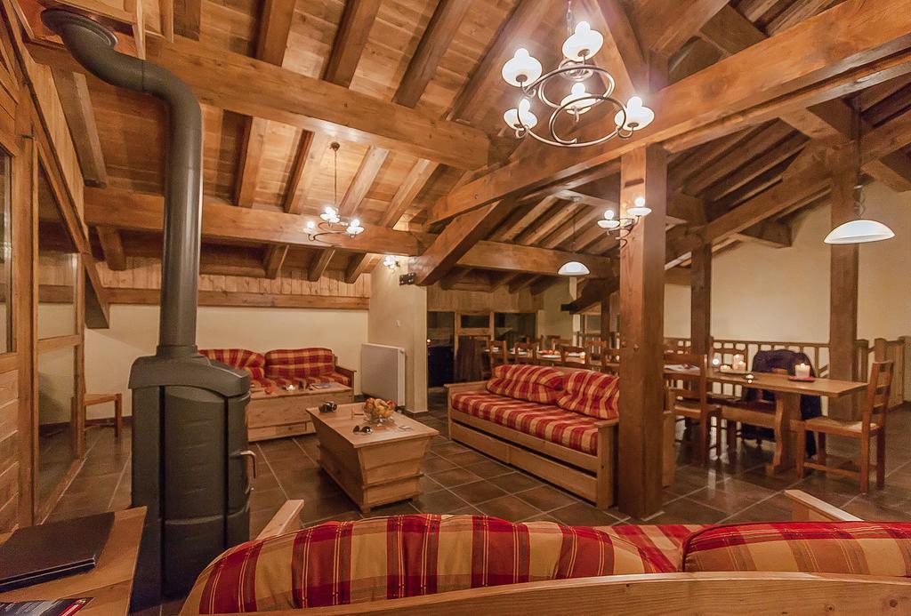 Seven-Bedroom Apartment with Spa access - (14-16 Adults)