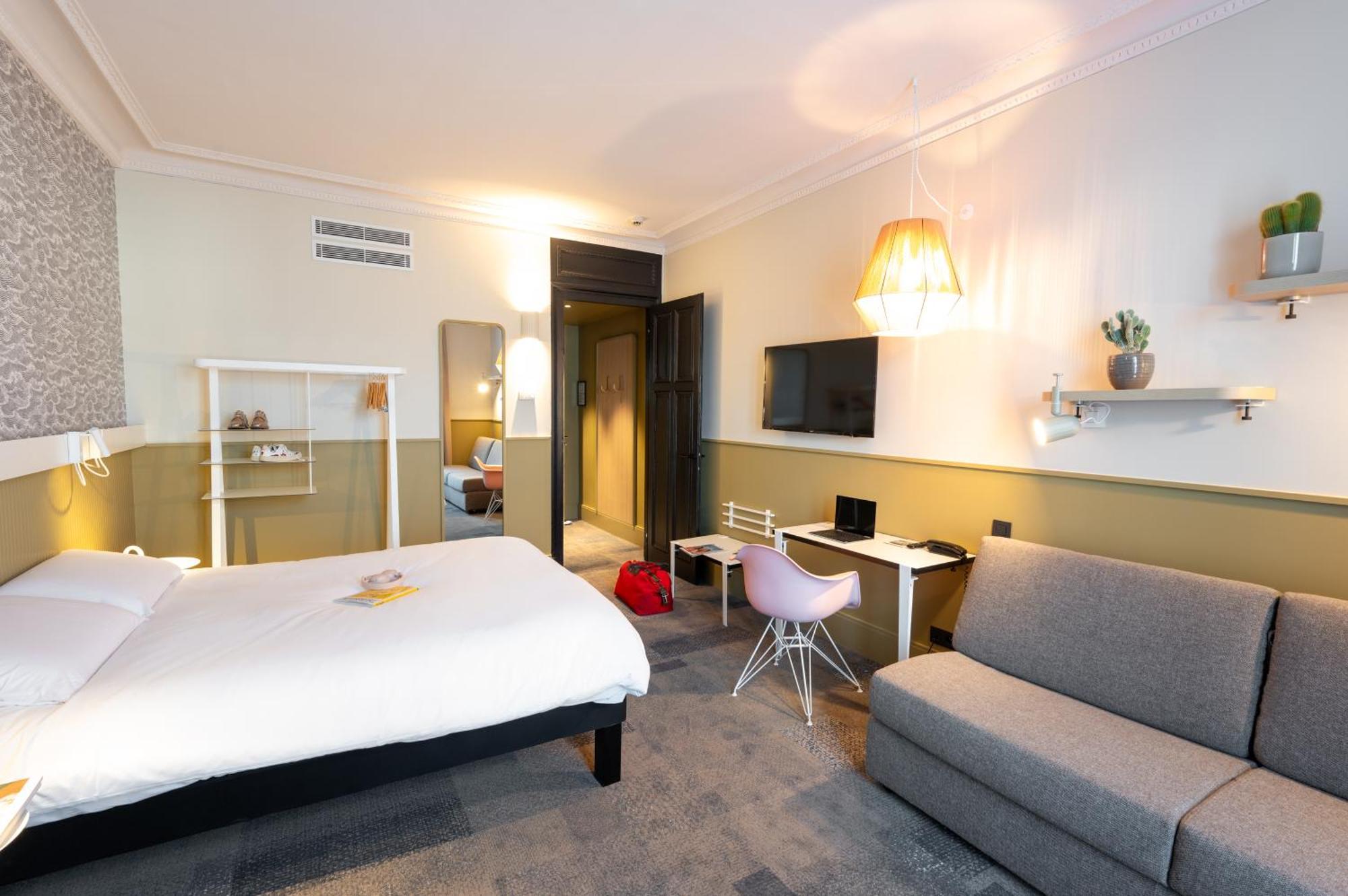 Camera Matrimoniale Premium con Divano-Letto