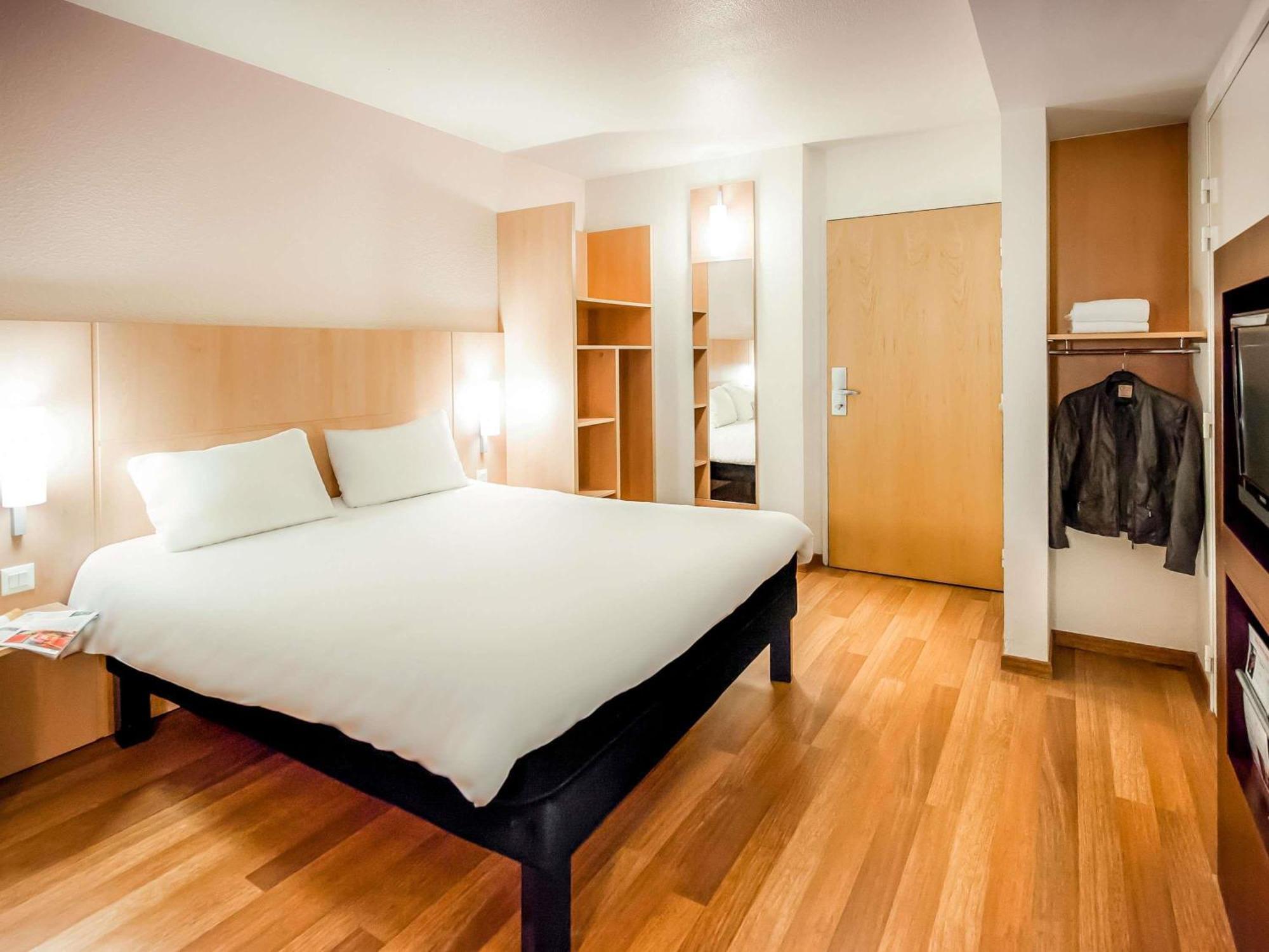Standard Room Double Bed Twin Beds