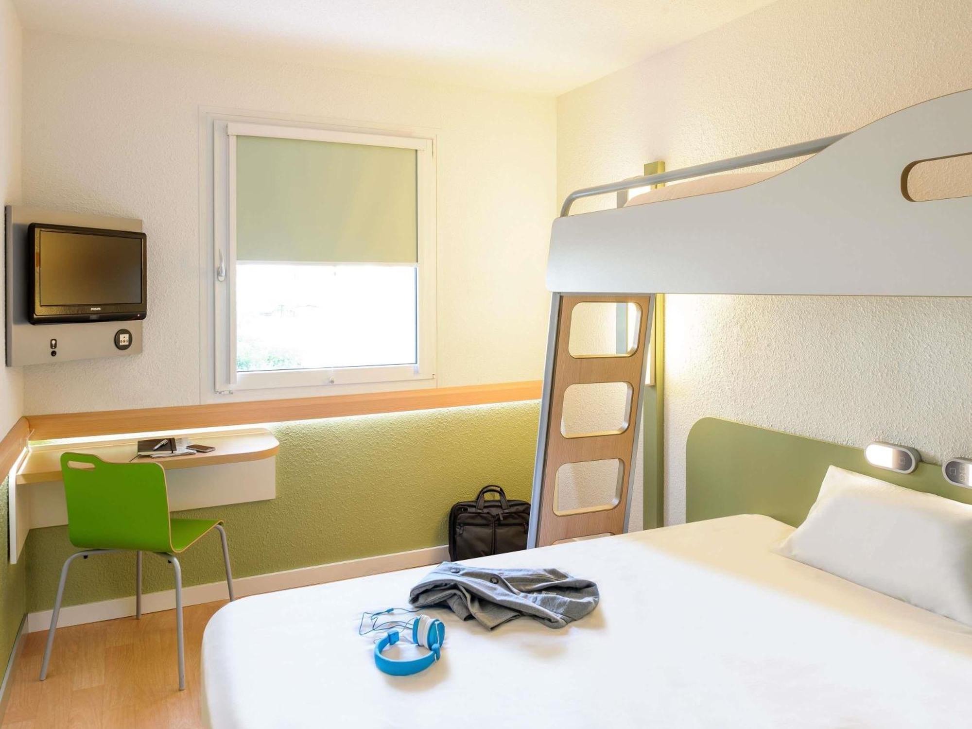 Triple Room with One Double Bed and One Bunk Bed,1739507063:JPEG