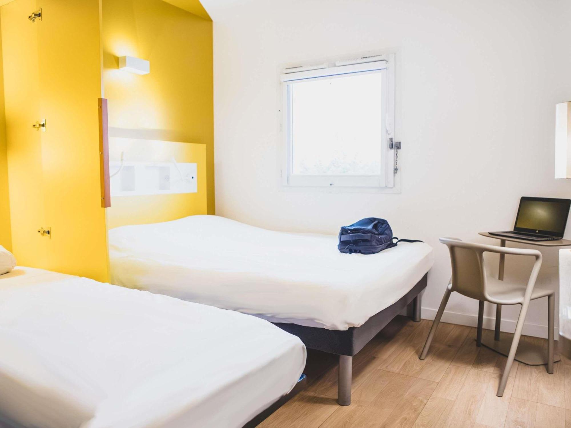 Triple Room a Double Bed a Single Bed