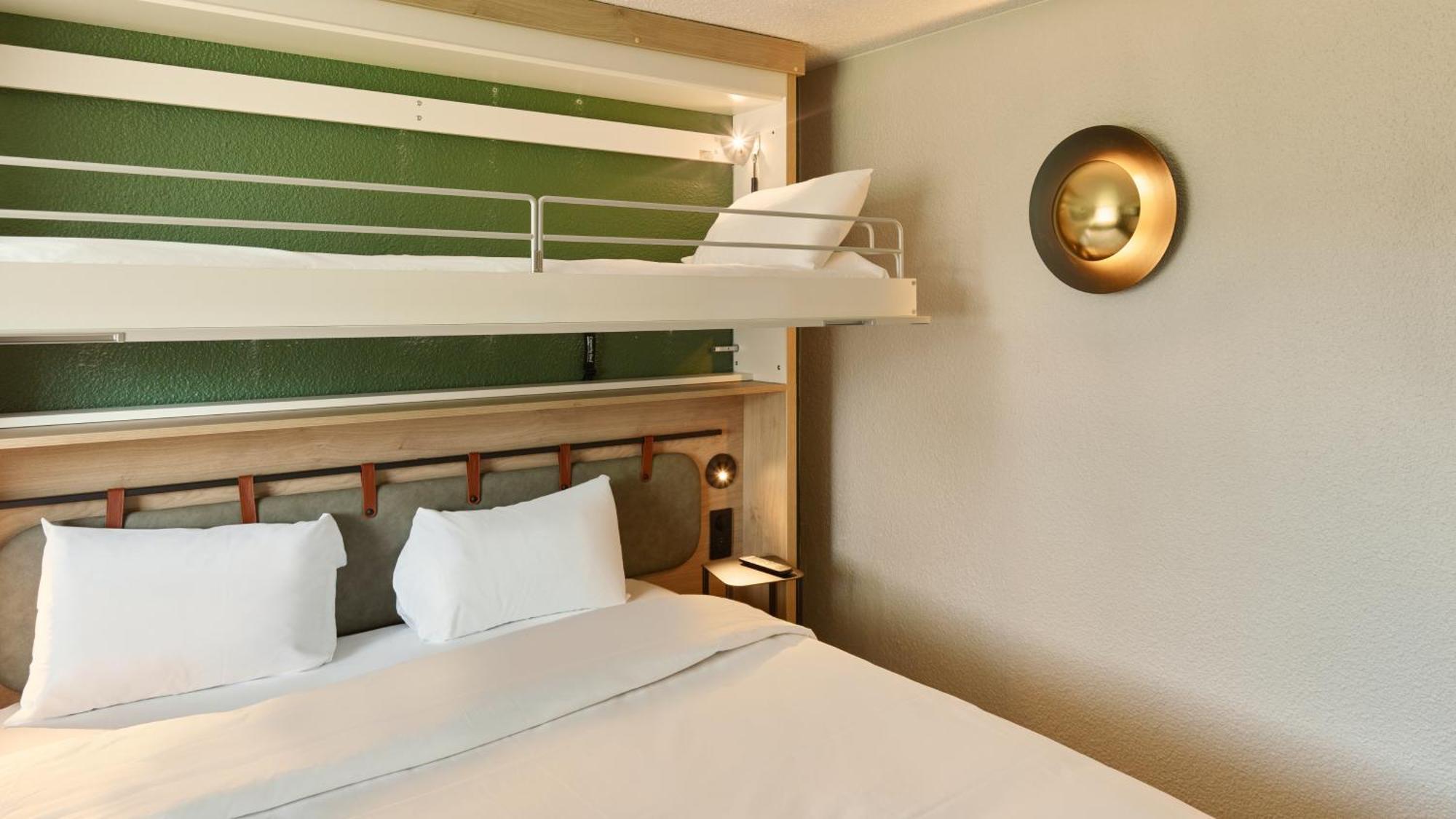 Standard Queen Room with One Bunk Bed