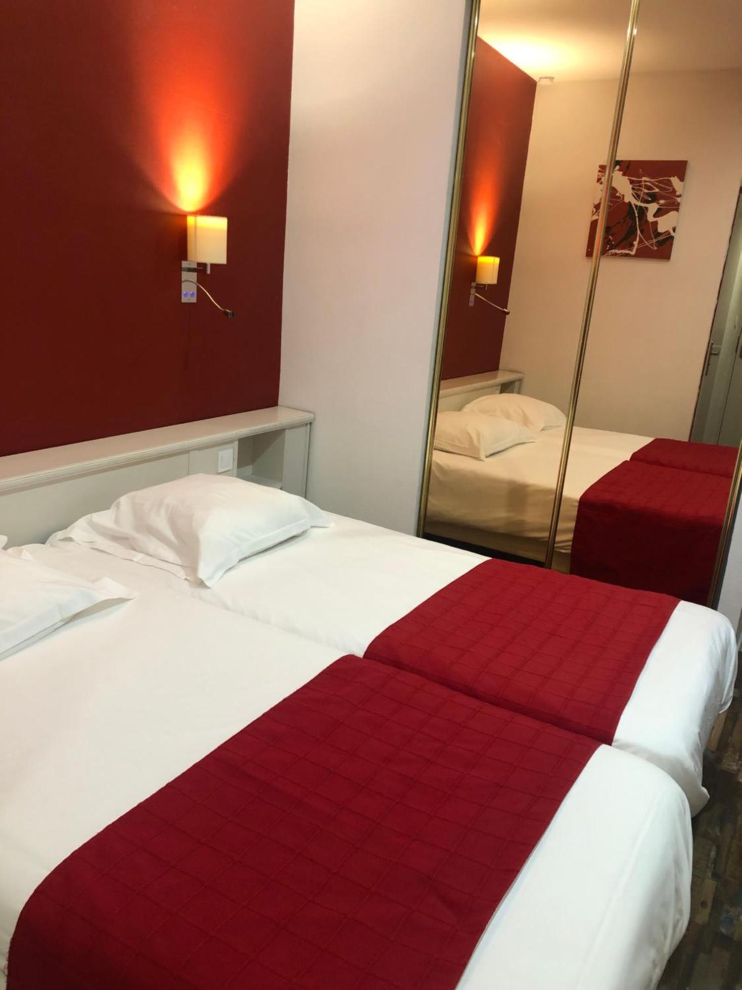 Double or Twin Room Shower