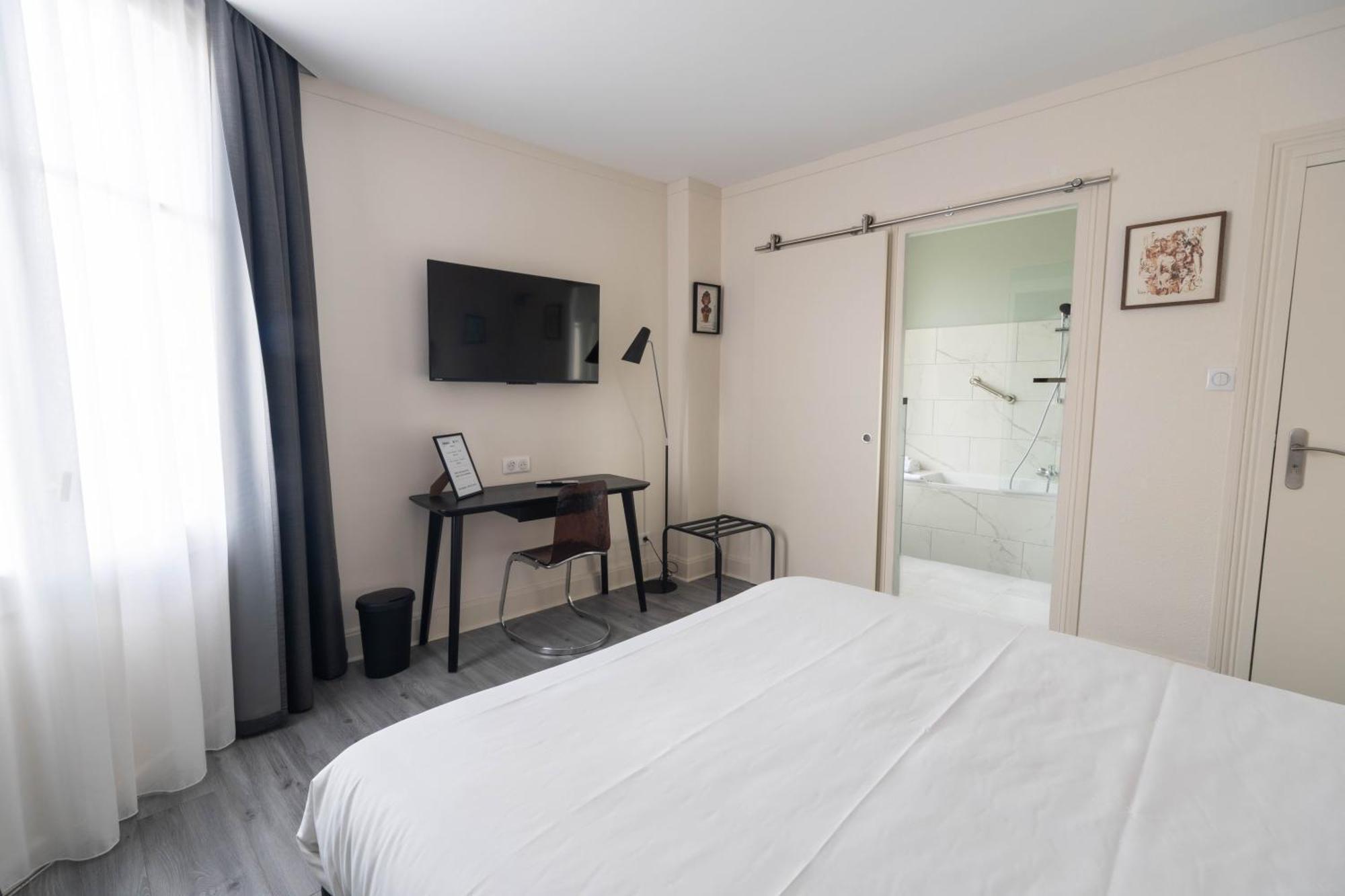 Double Room Bath