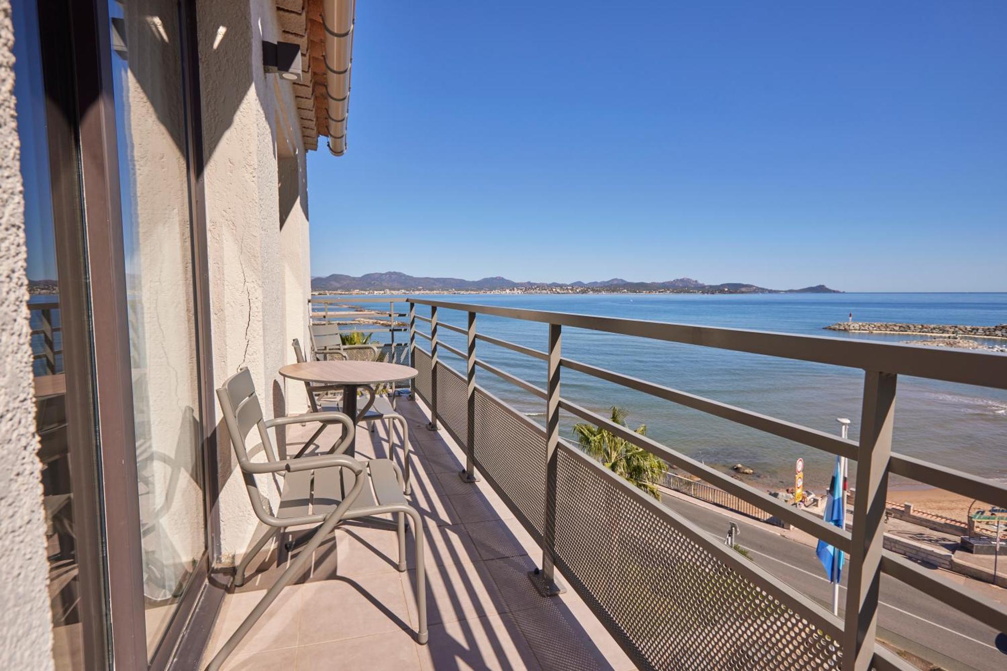 Superior Suite sea view balcony