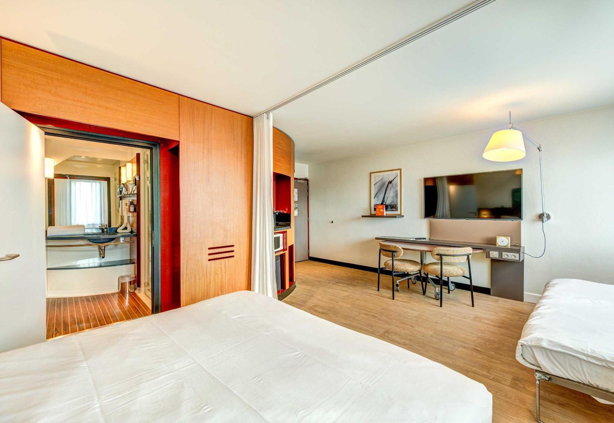 Triple Room,1742616482:JPEG