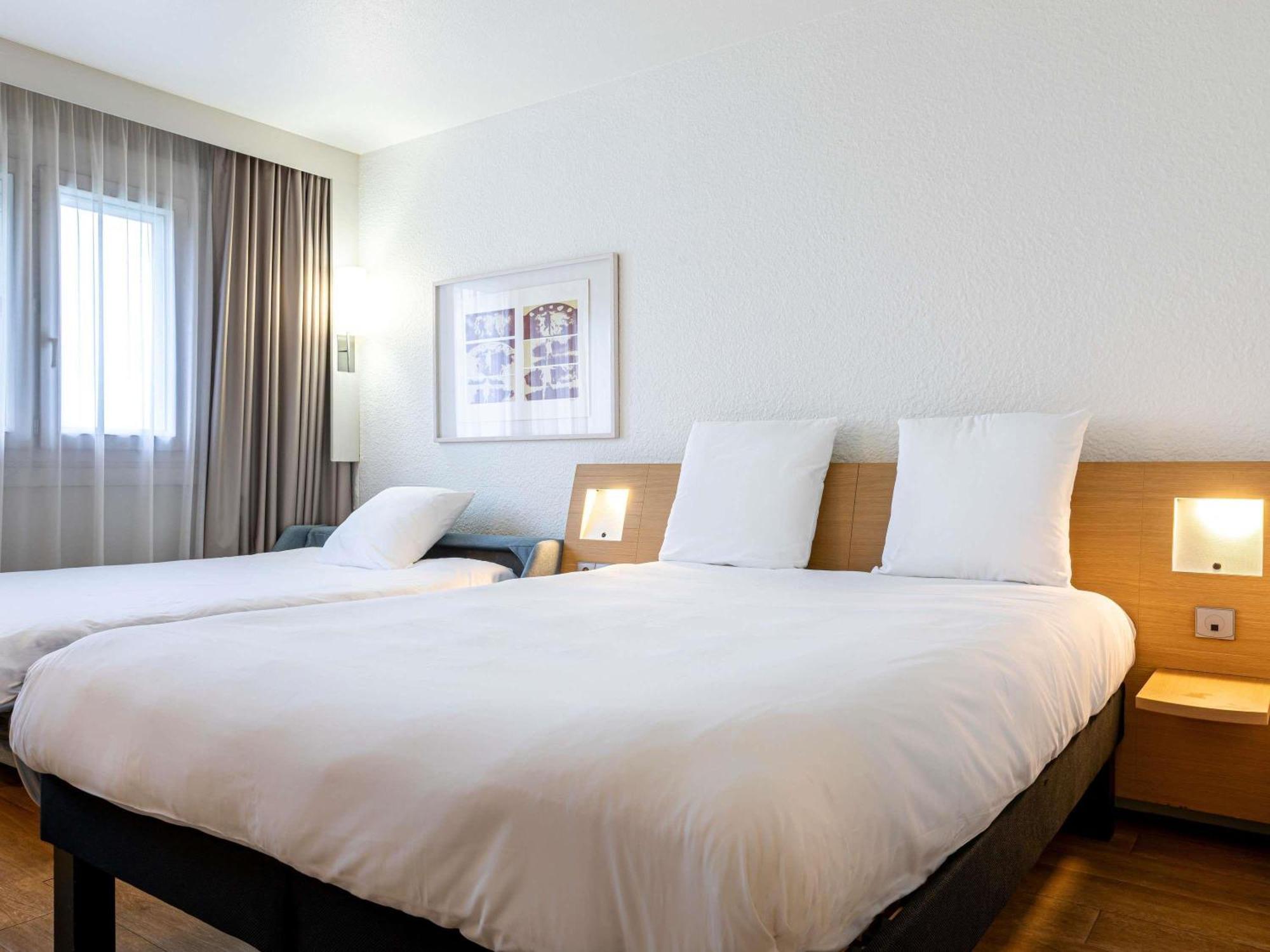 Standard Double Room with Sofa - Non-Smoking