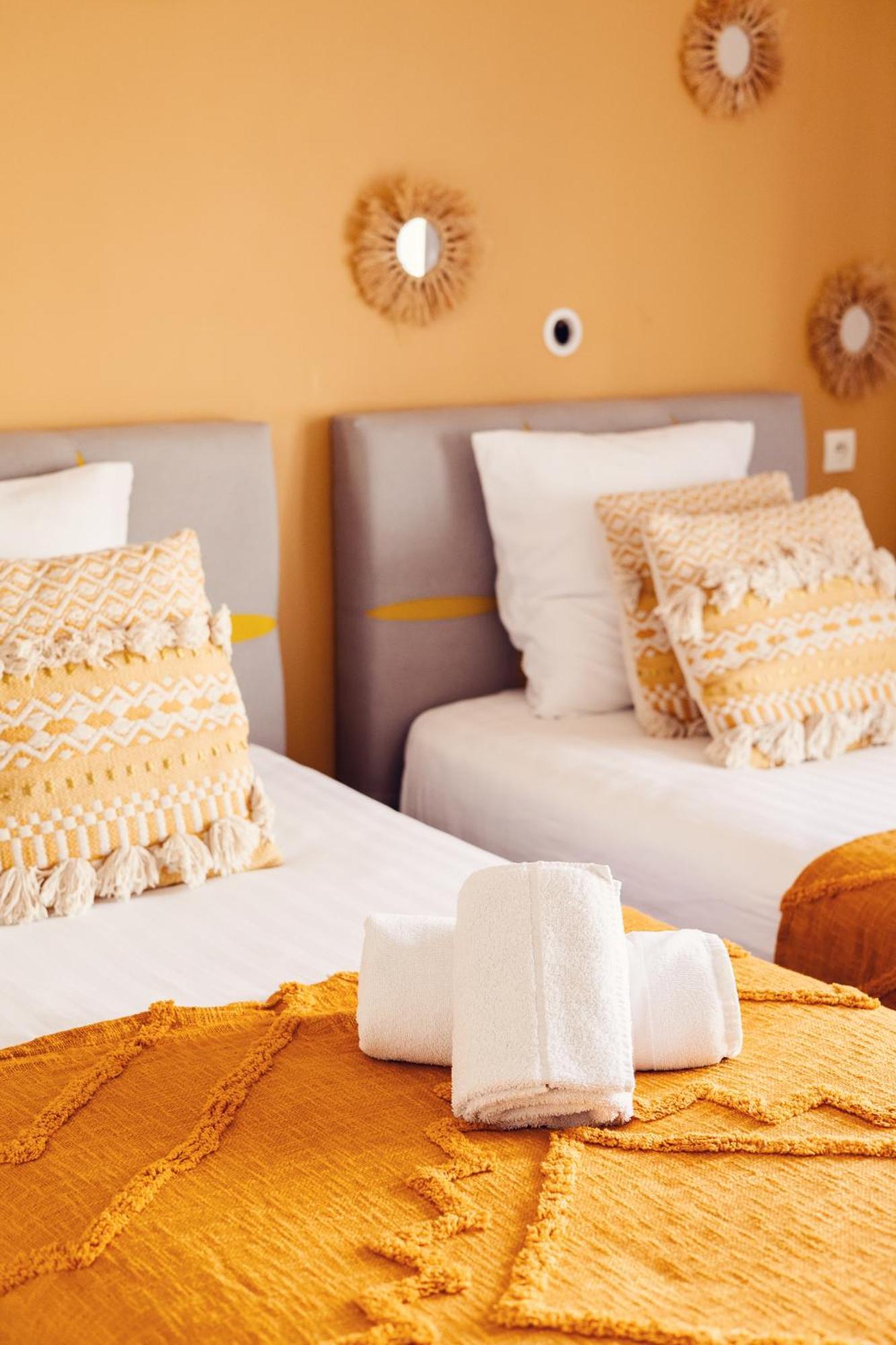Double or Twin Room Side Sea View