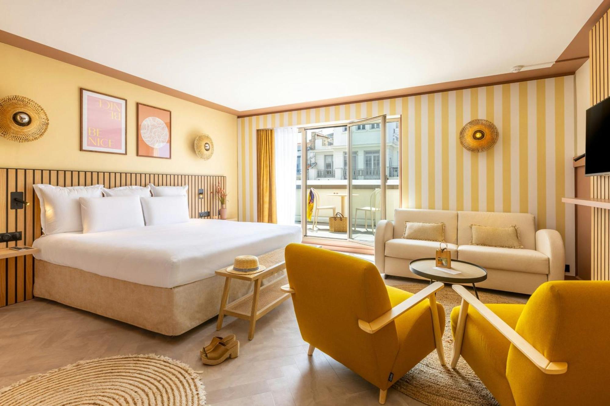 Junior King Suite with Sofa Bed and Terrace - Notre Dame View,1746812941:JPEG
