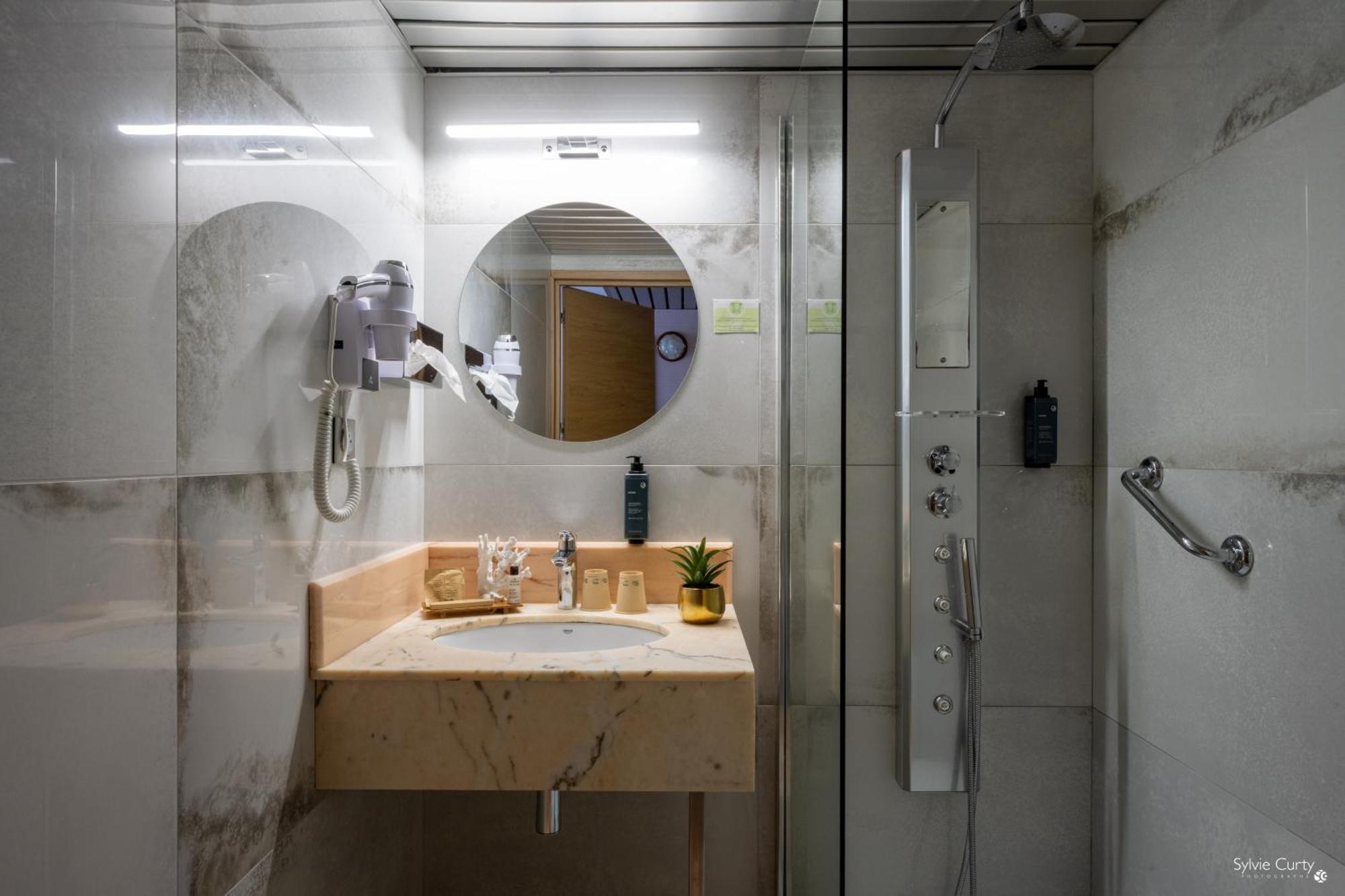 Discover Double Room with Saint Nicolas Street