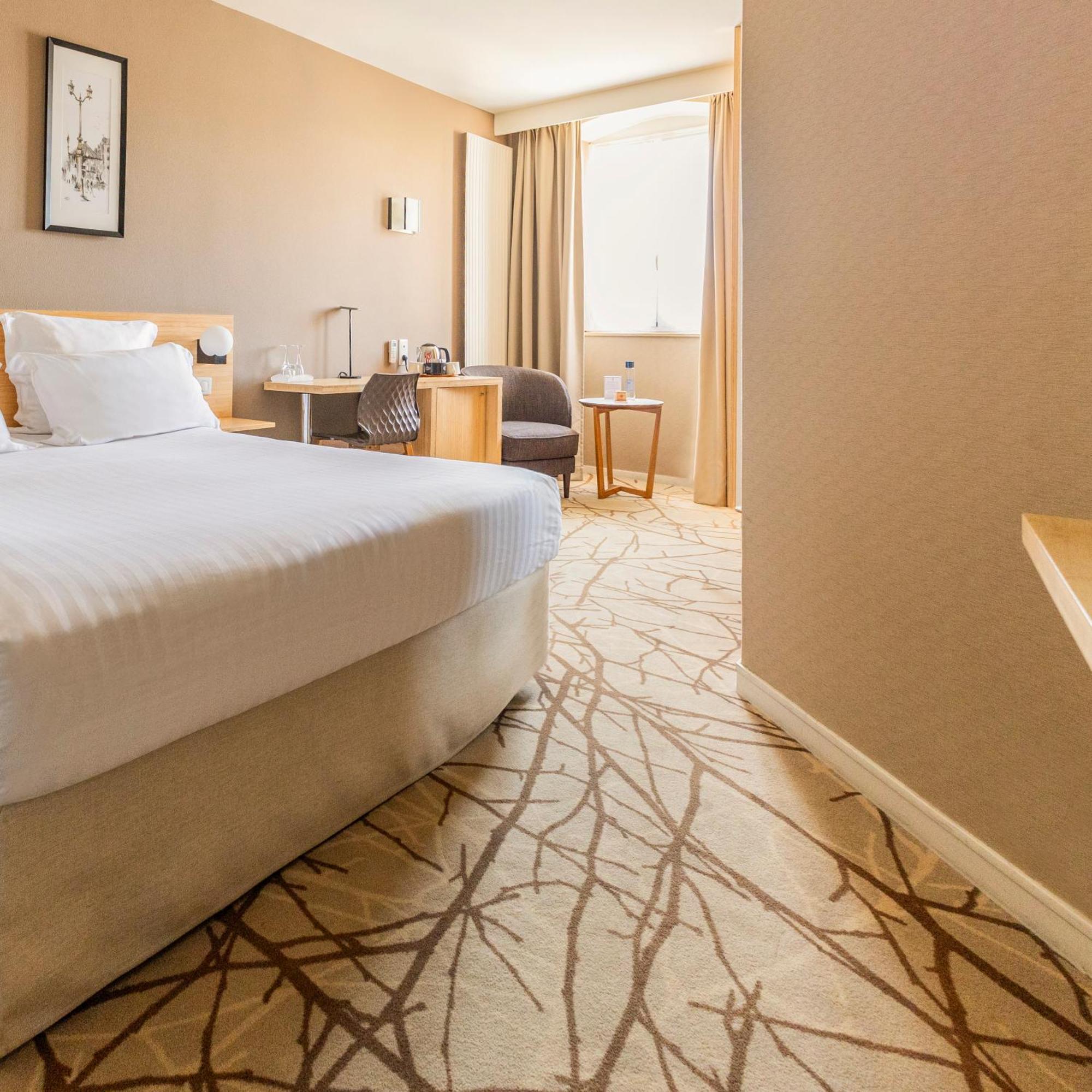 Superior Queen Room,1746822163:JPEG