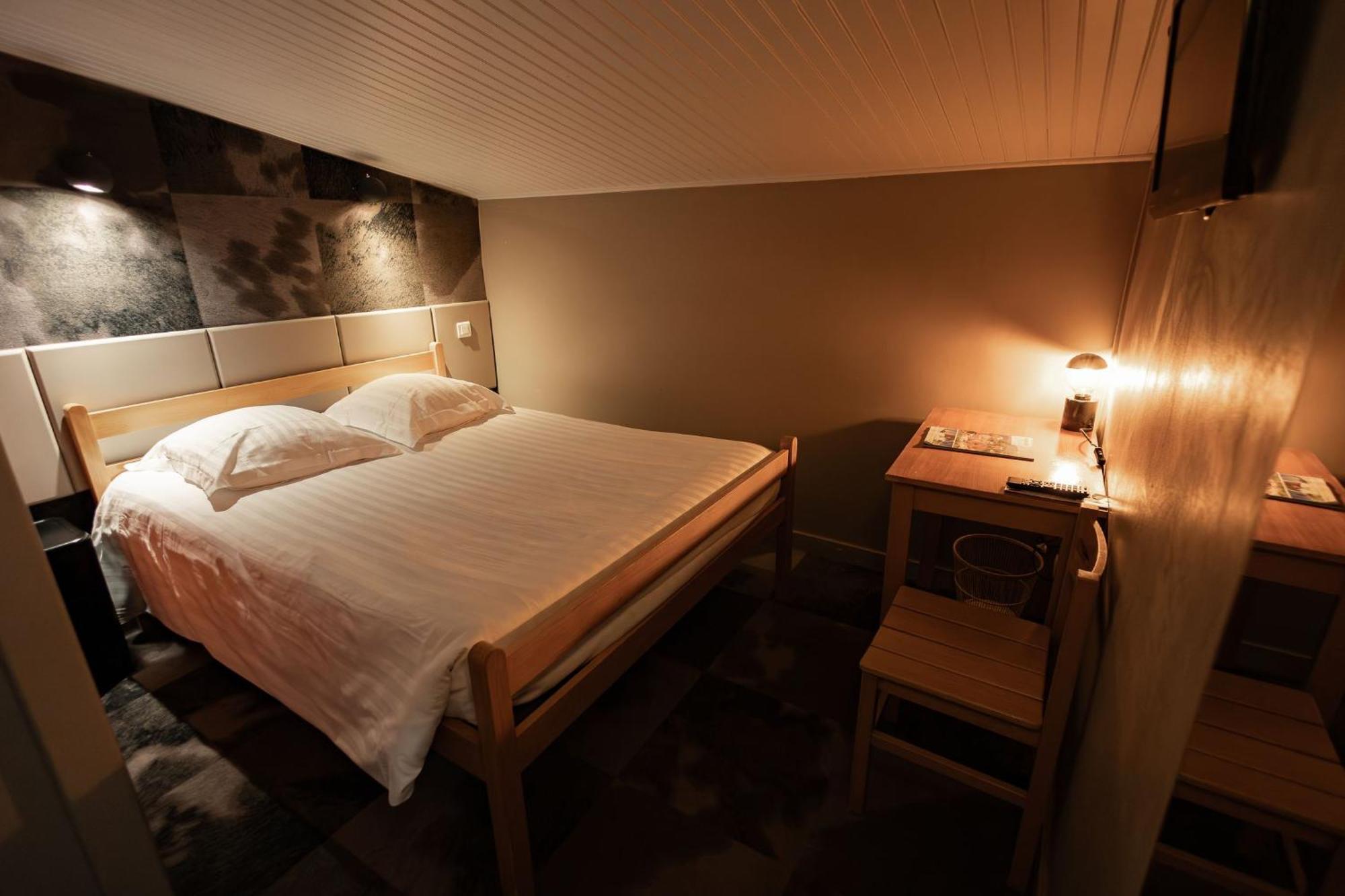 Small Double Room,1746891749:JPEG