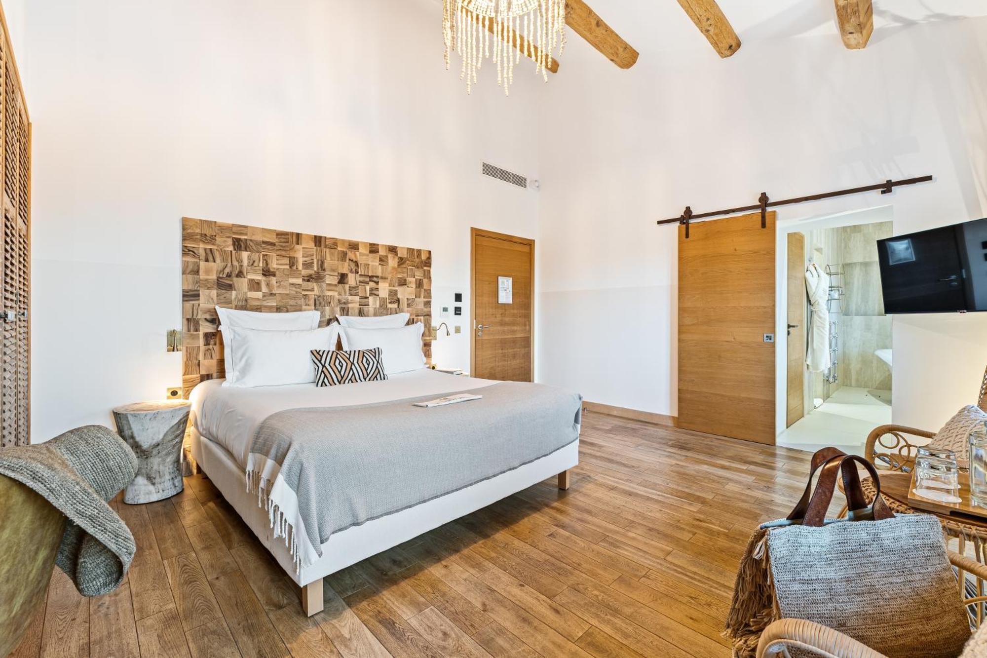 Prestige Room