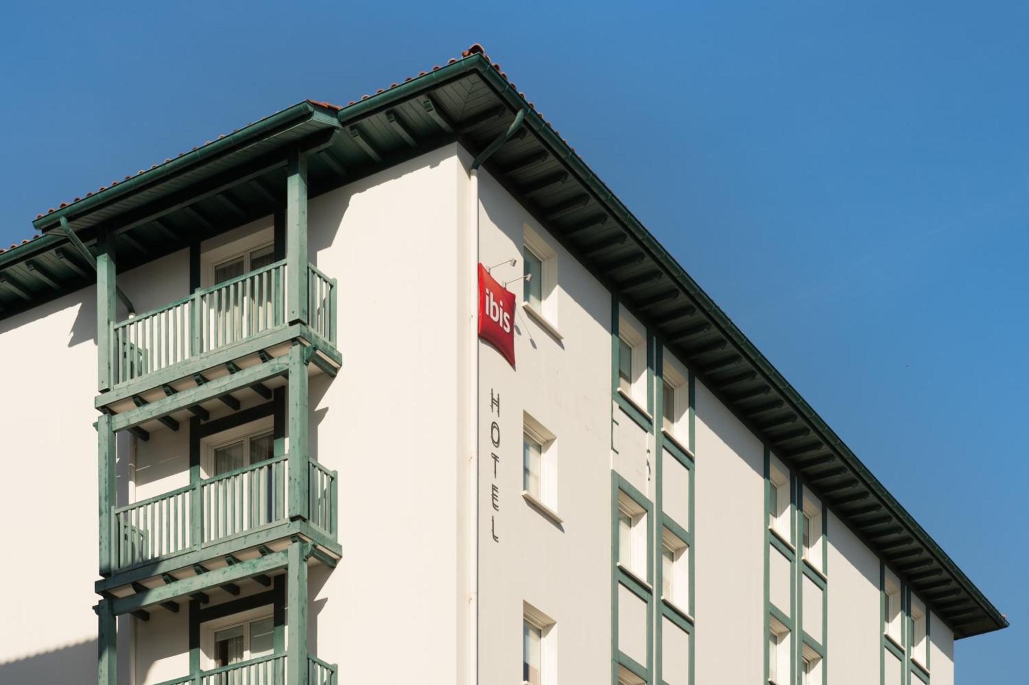 Standard Double Room,563035557:JPEG