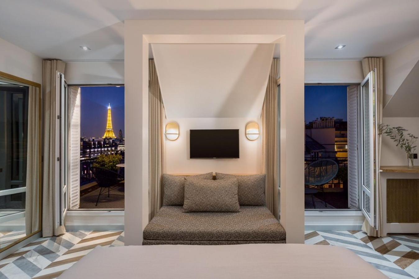 The Iconic Suite Eiffel Tower View,1756406408:JPEG