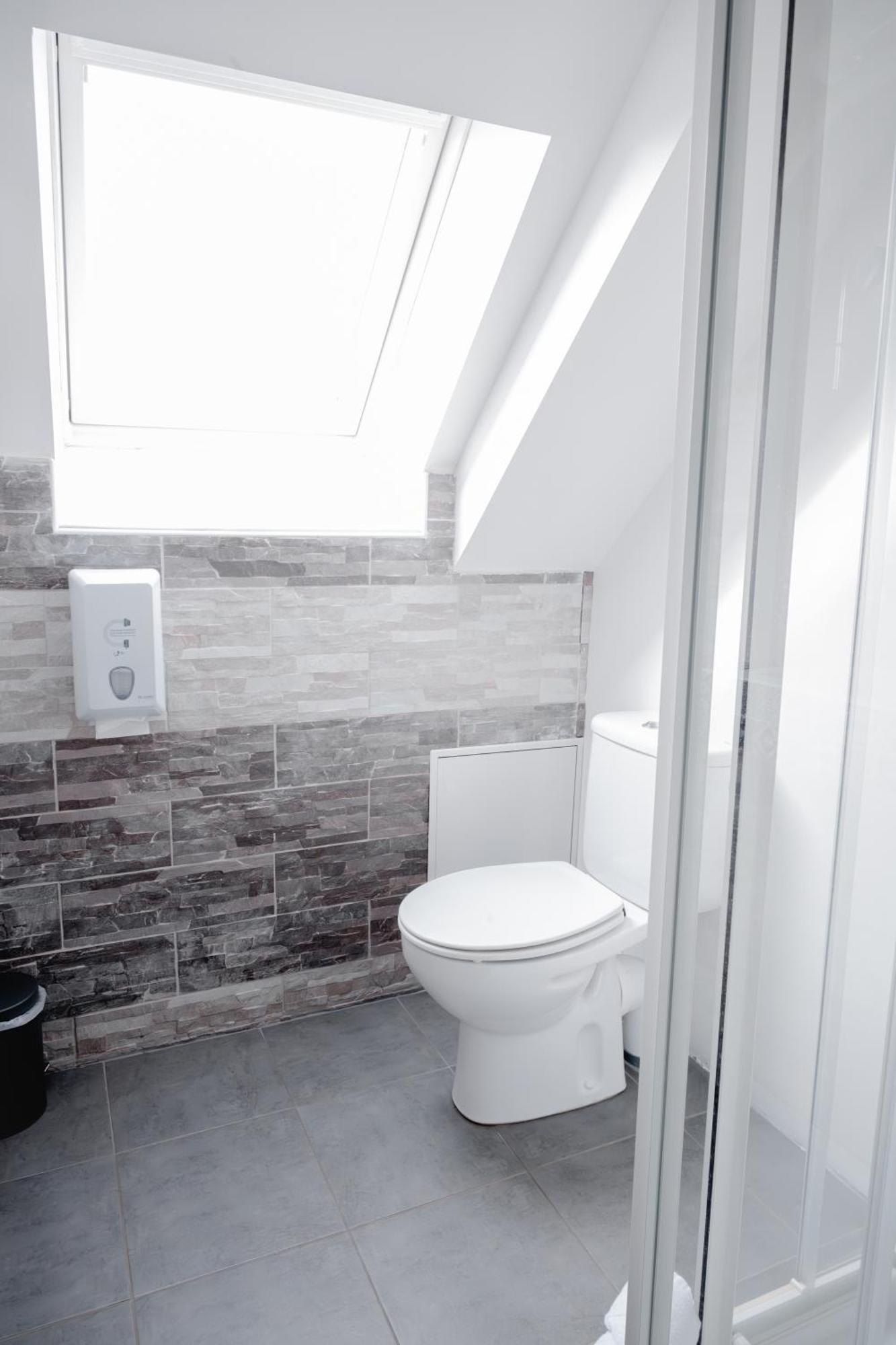 Triple Room,1756419911:JPEG