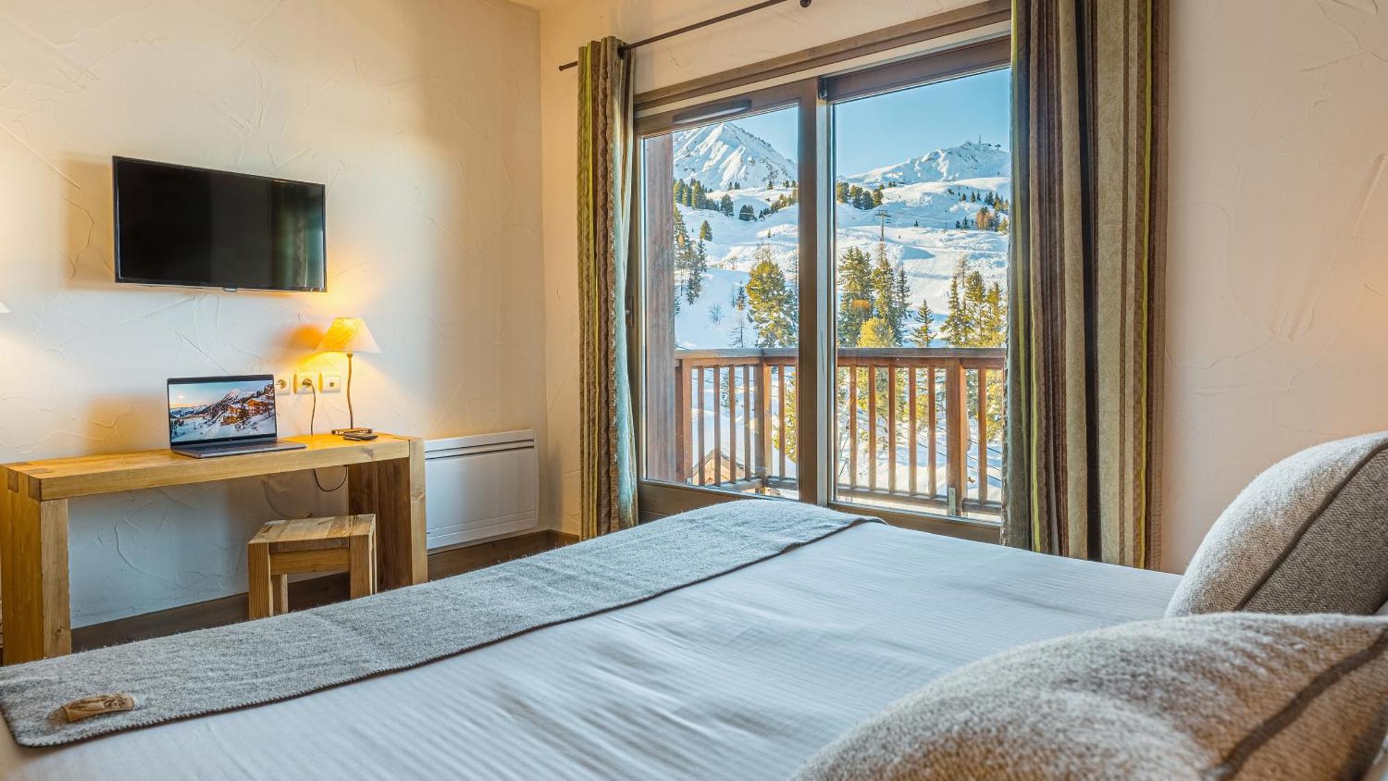Superior Room Mountain view