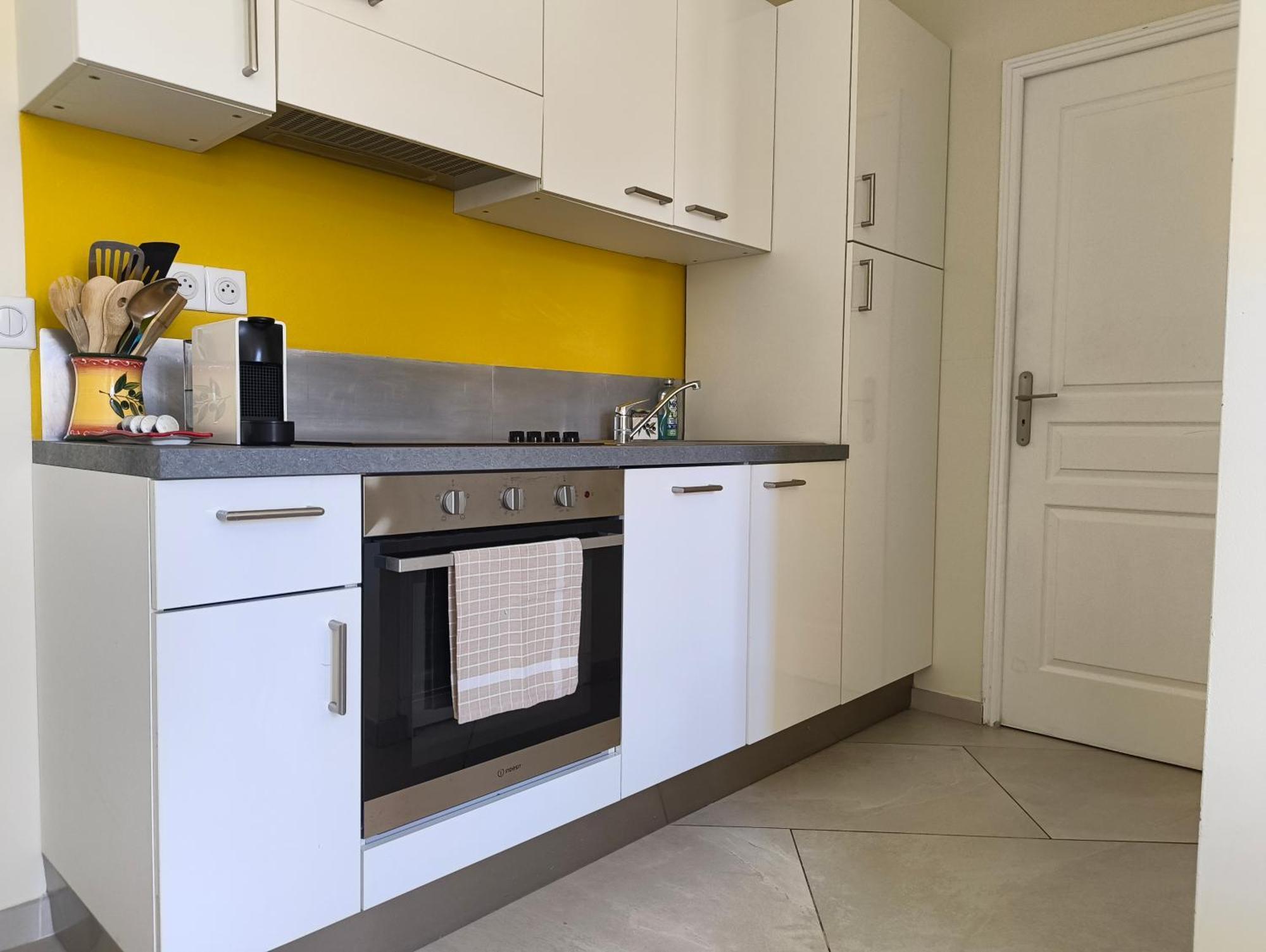 One-Bedroom Apartment,1758272394:JPEG