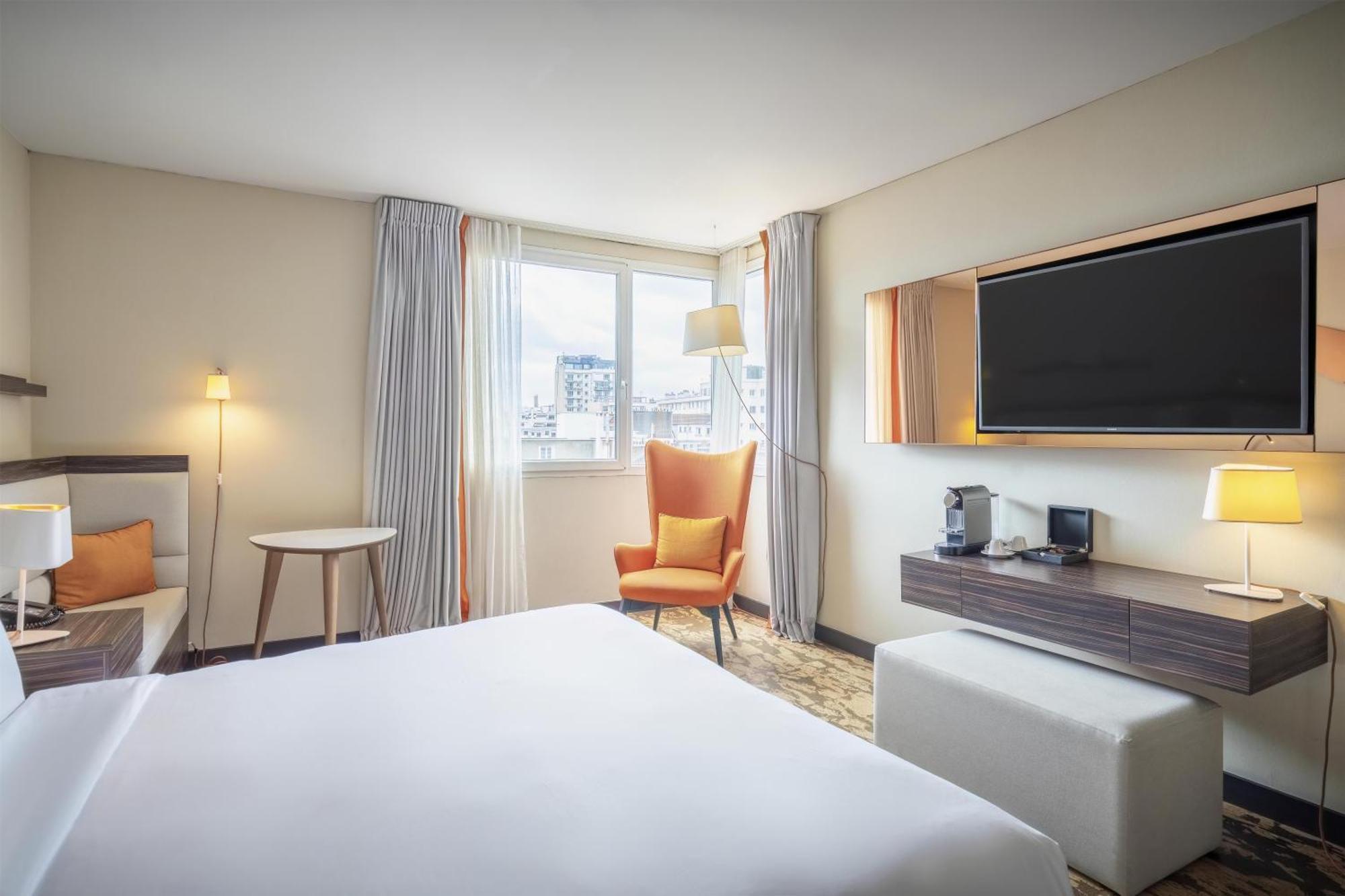 Queen Deluxe Room with Garden View,1758282921:JPEG