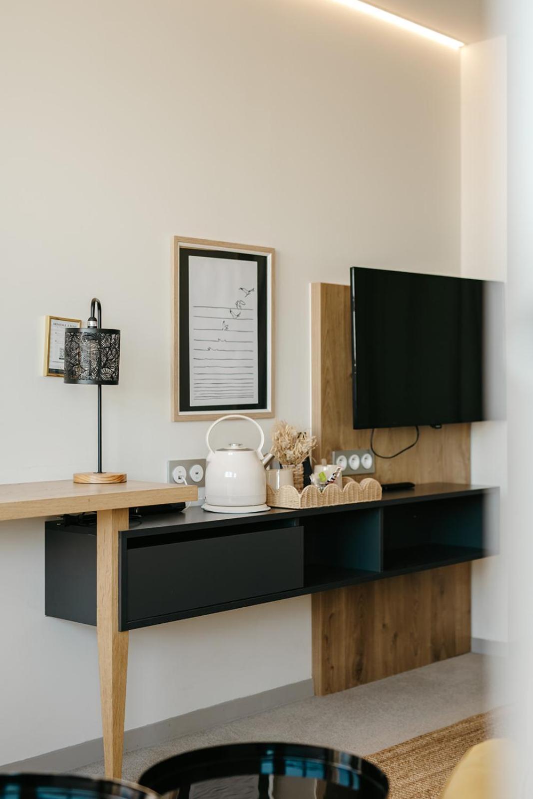 Family Room with Sea View,1758463003:JPEG