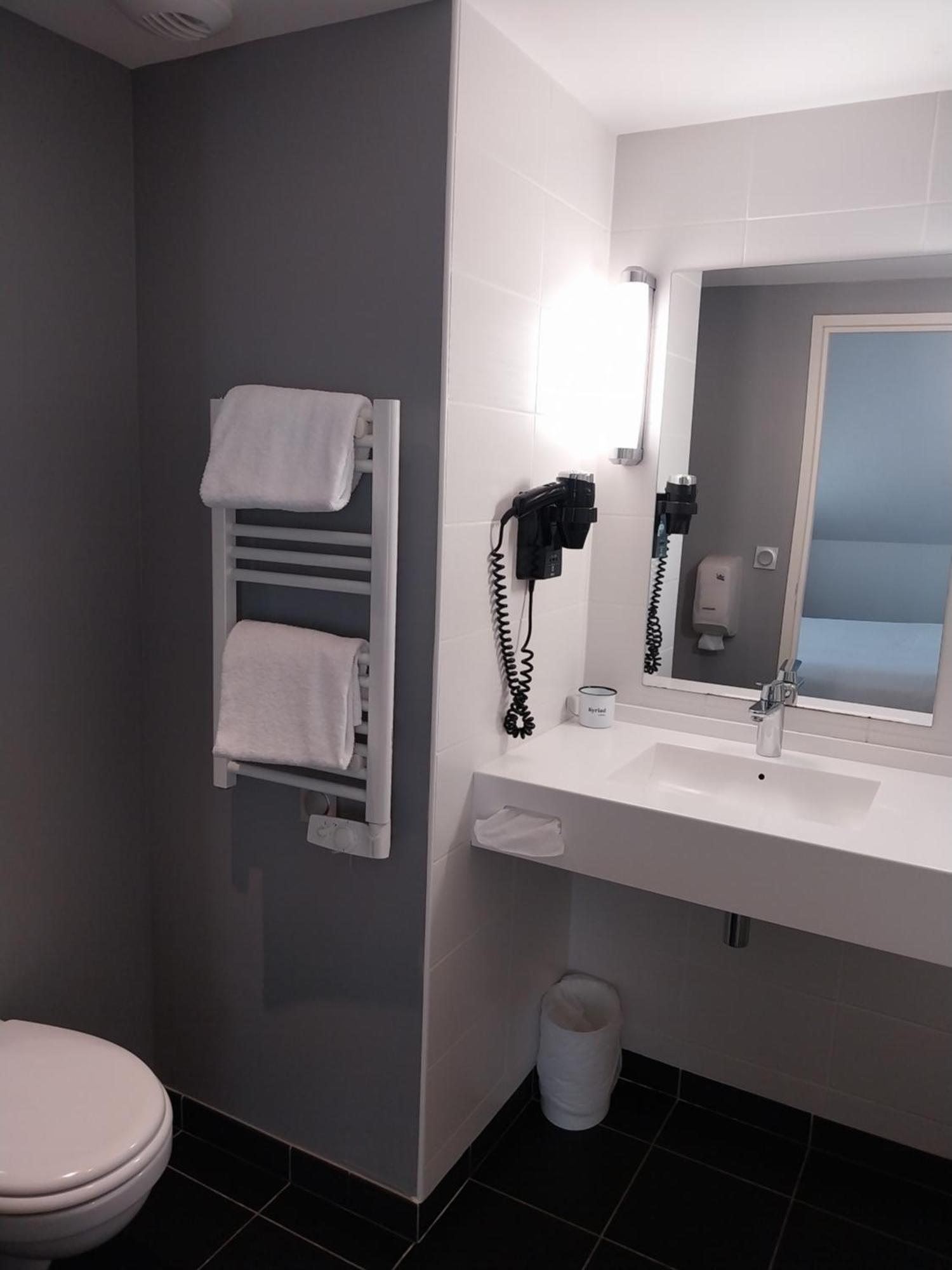 One Double Bed One Single Bed Superior Room