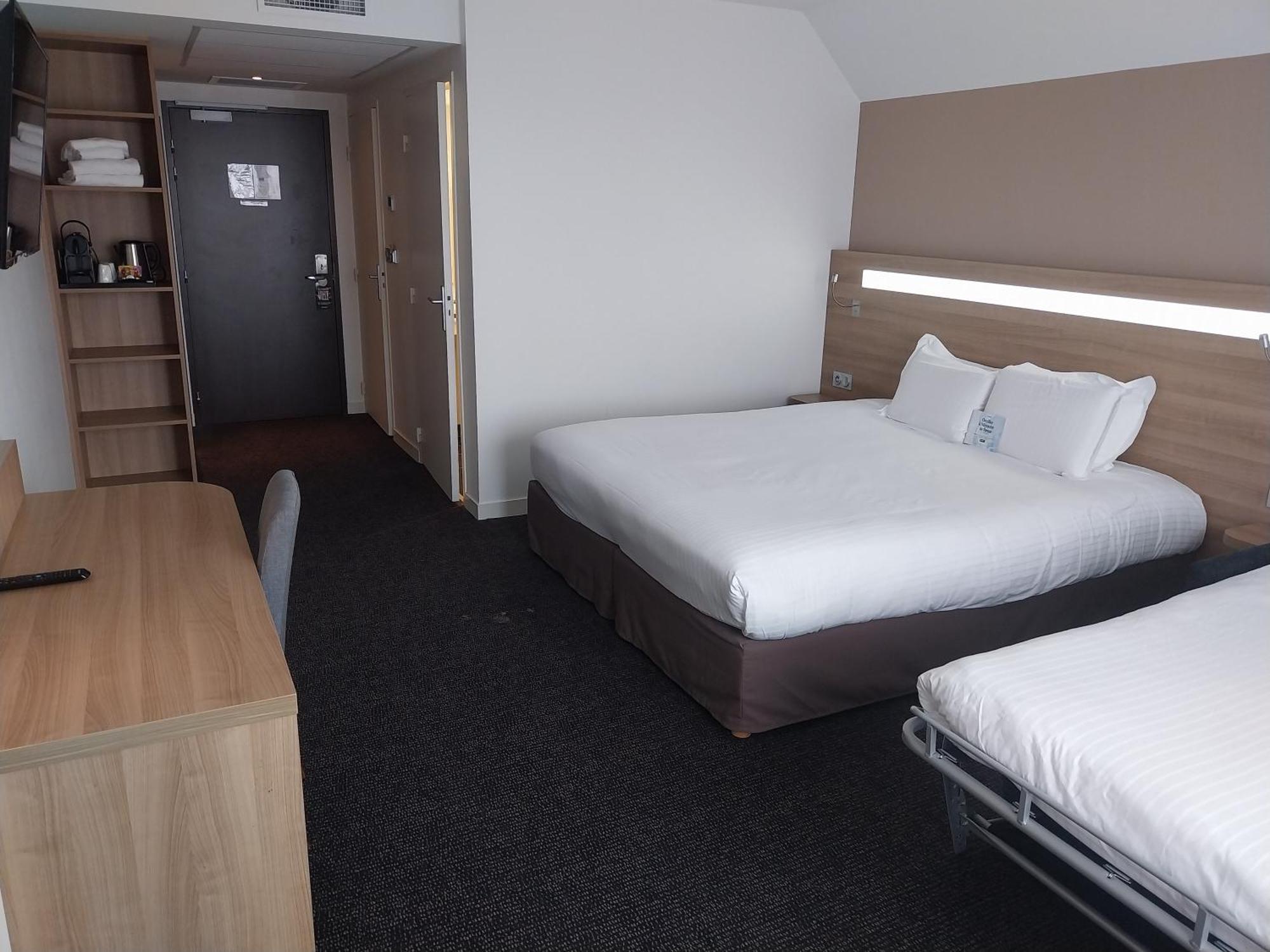 Superior Family Room 1 King Bed 1 Single Bed 1 Sofa Bed