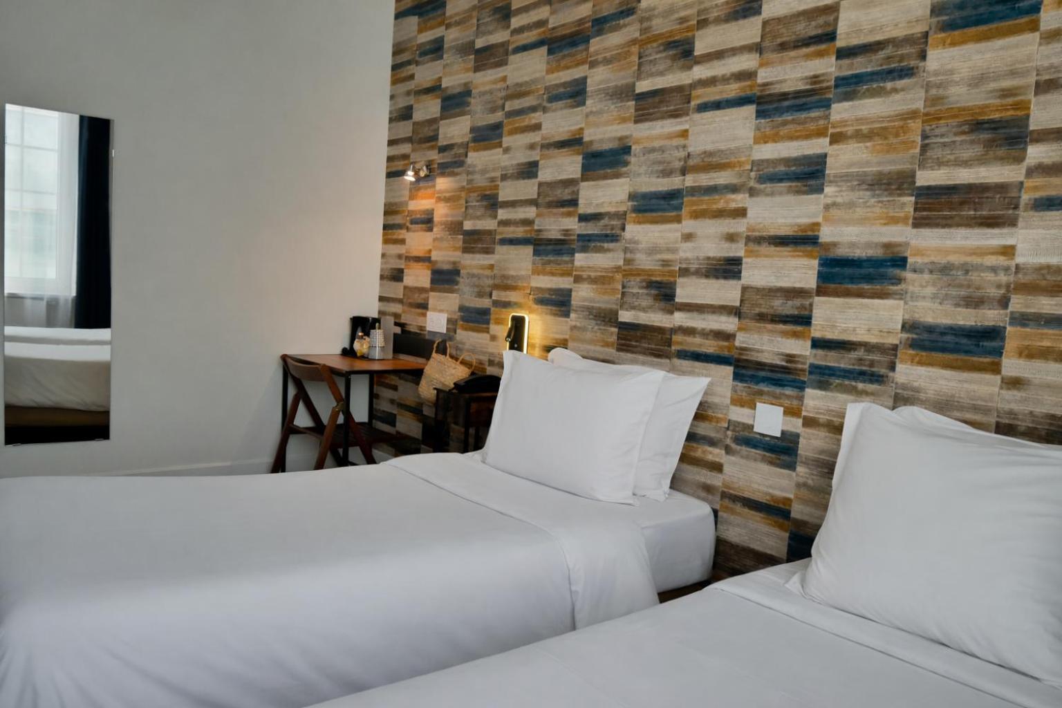 Twin Room,1772925383:JPEG