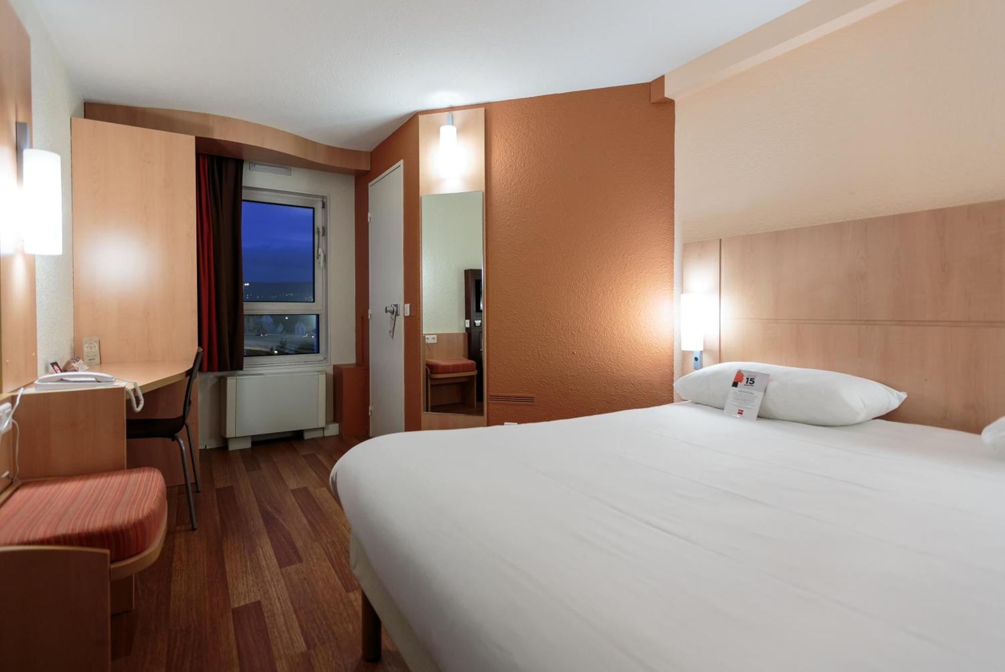 Standard Double Room,176211495:JPEG