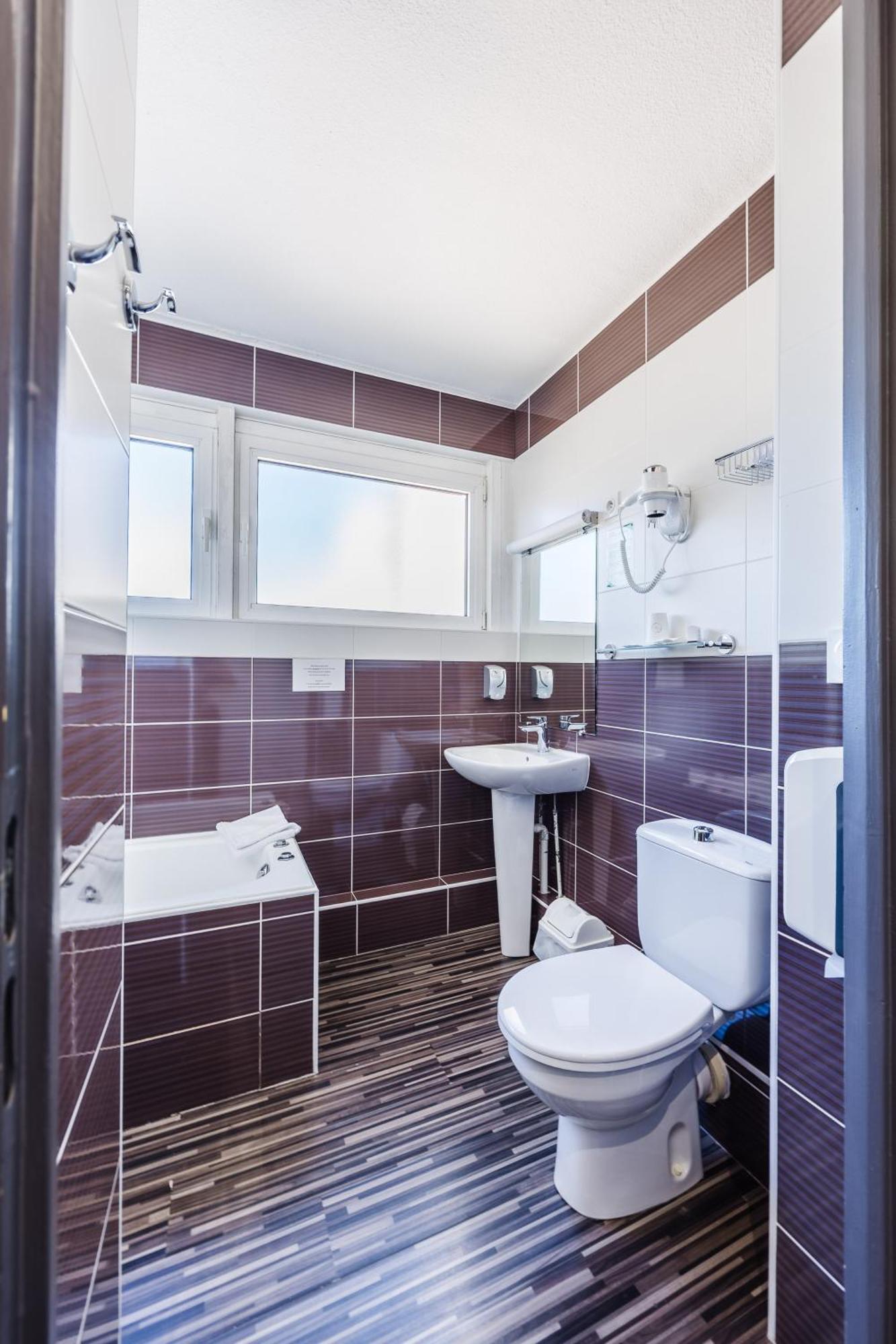 Comfort Triple Room