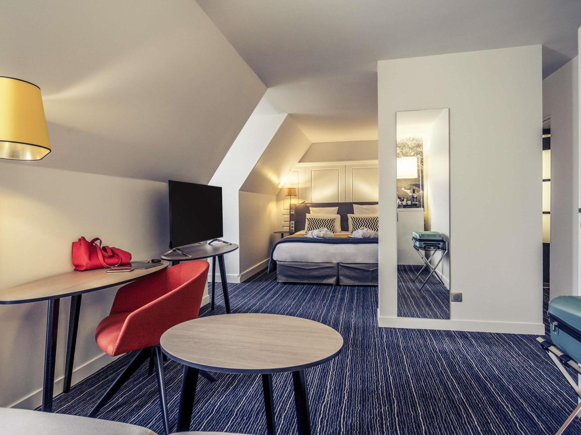 Junior Suite One Double Bed Sofa