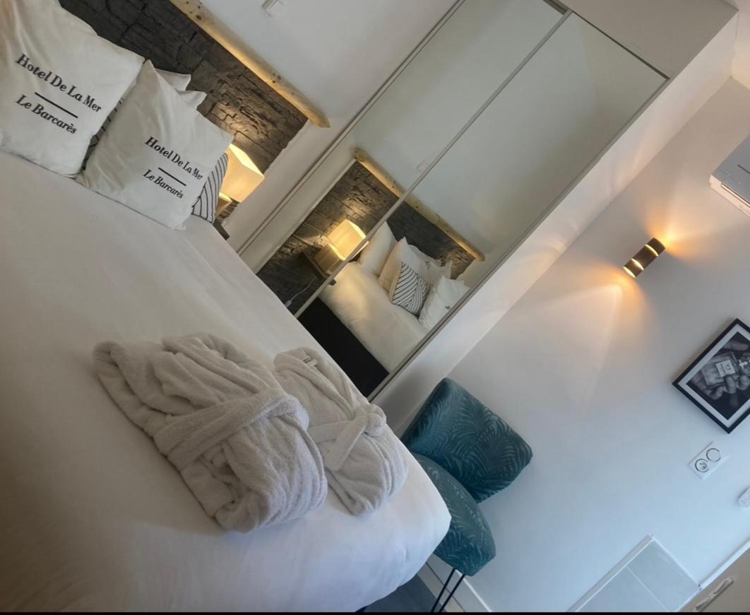 Double room italian shower Air Conditioning