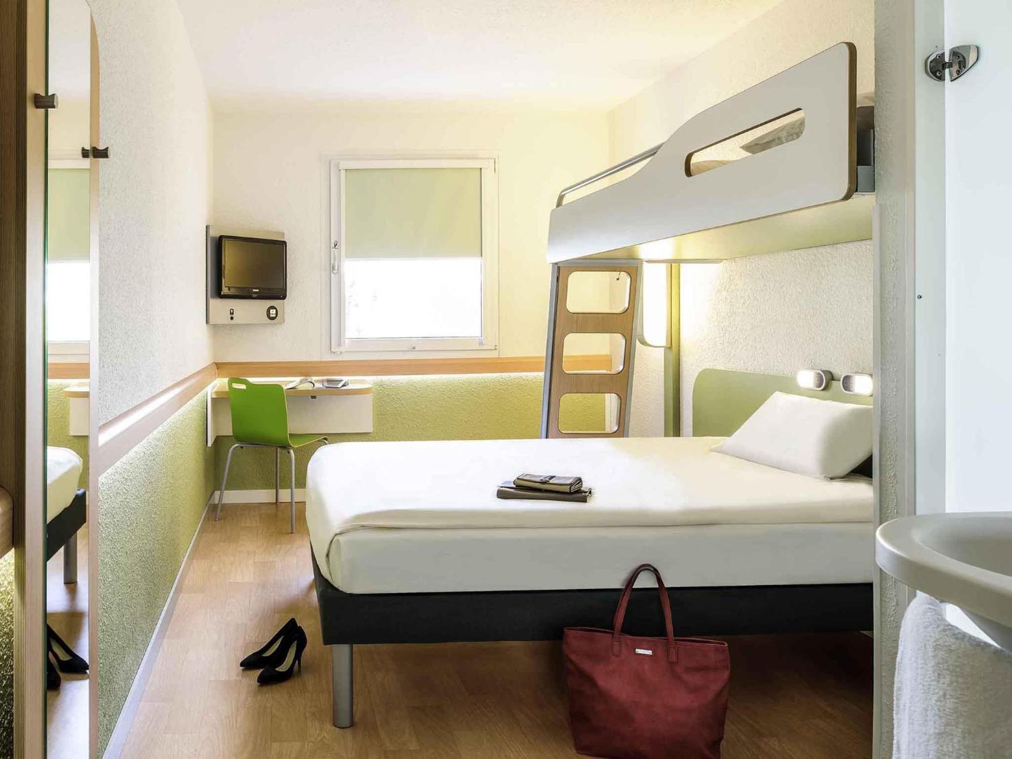 Triple Room One Double Bed One Bunk Bed