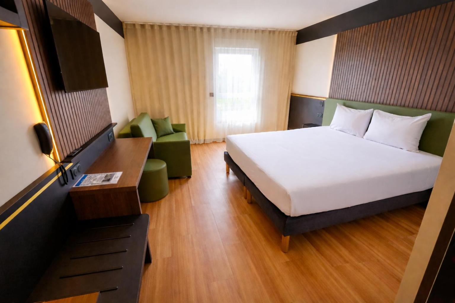 Superior King Room