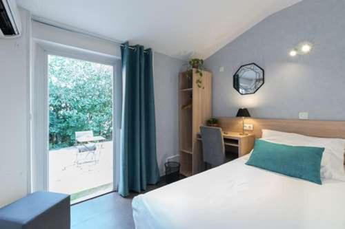Single Room Park View