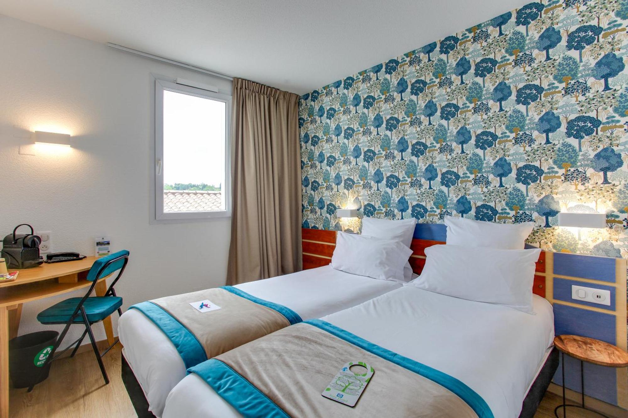 Family Room One Queen Bed Two Single Beds Adjoining Rooms or Non-Smoking