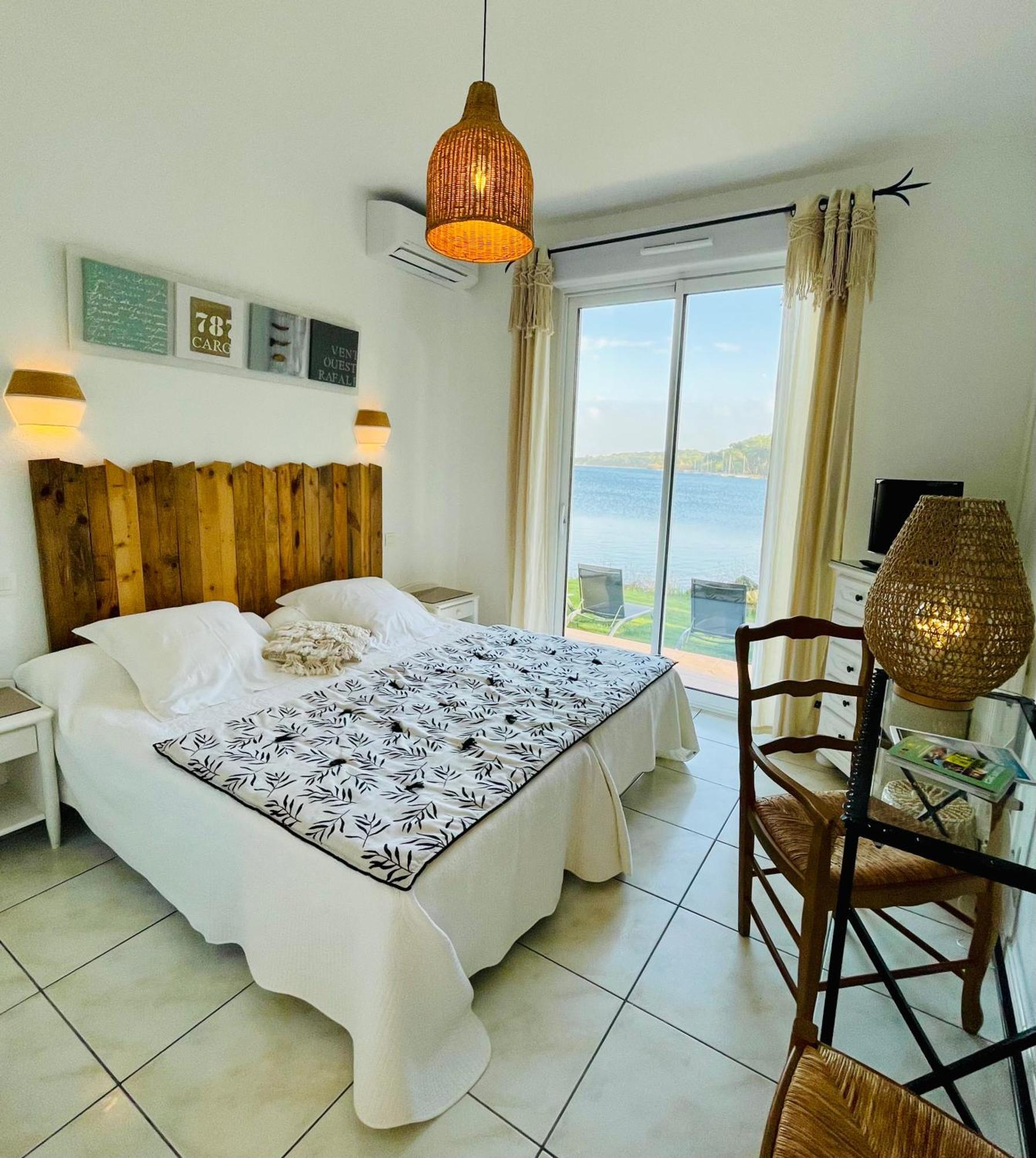 Twin Room Lake View