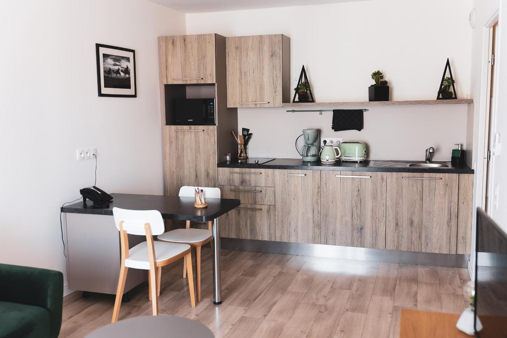 Deluxe Apartment,1766047859:JPEG