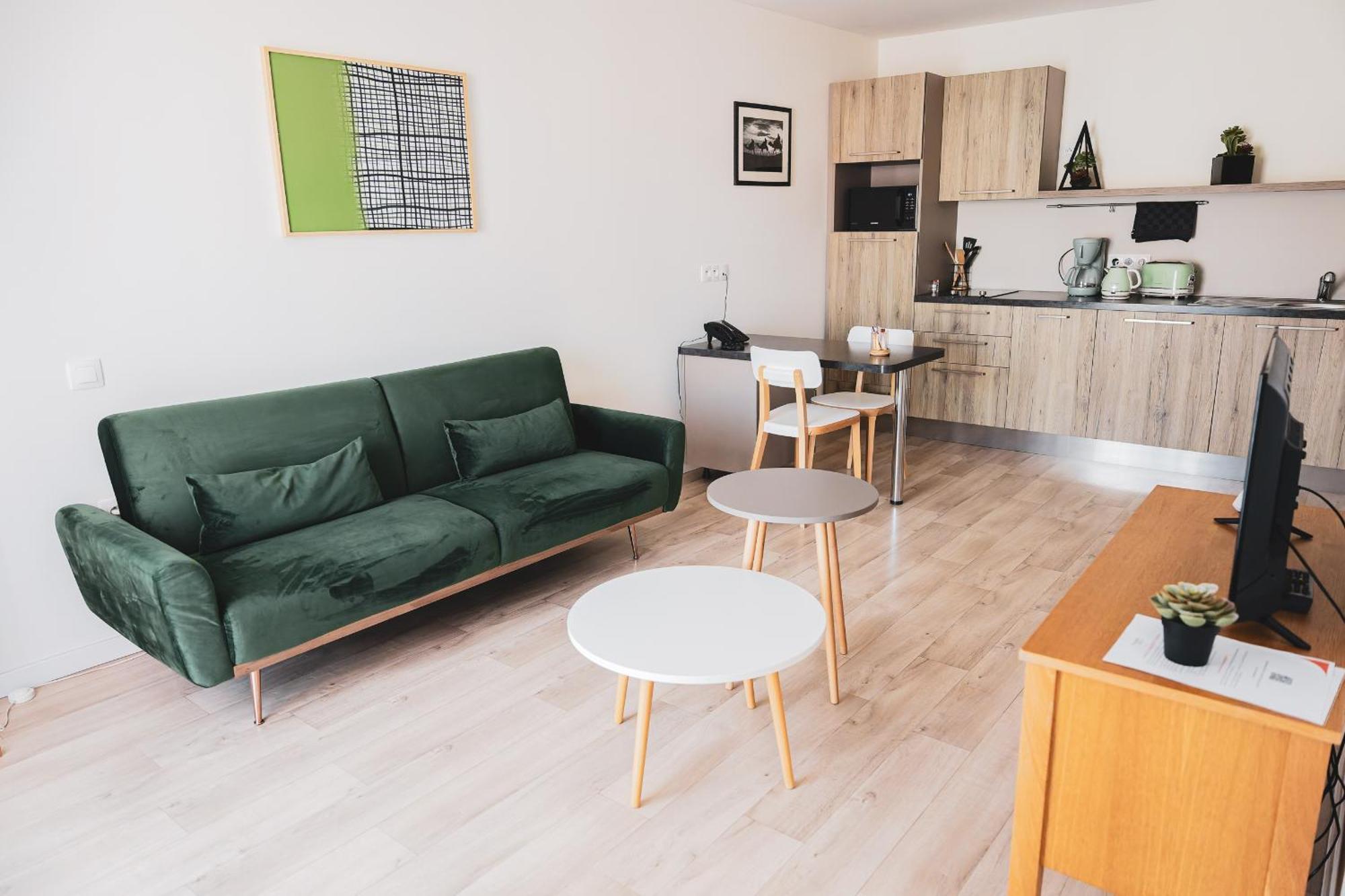 Deluxe Apartment