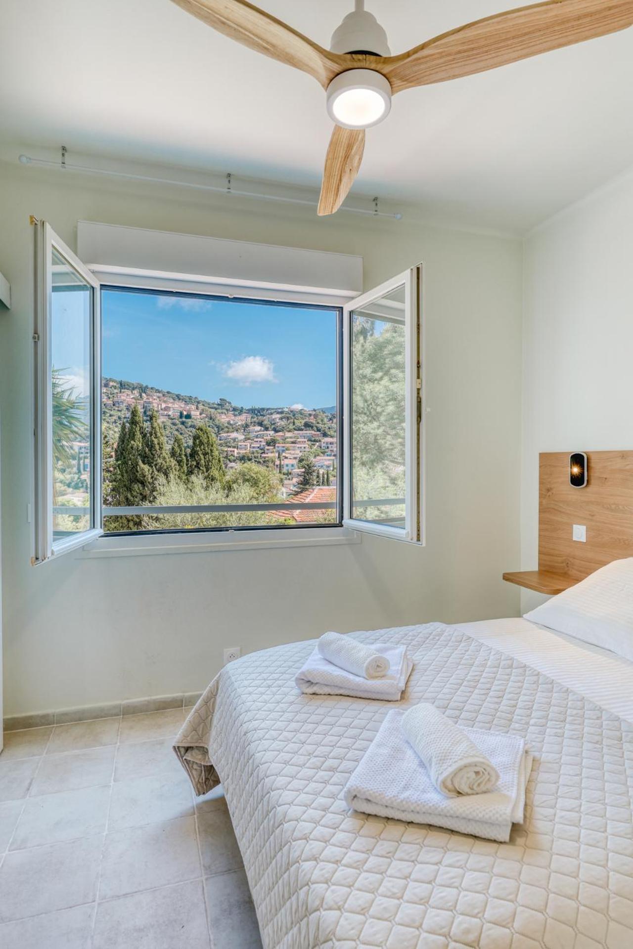 Deluxe Double Room Village View