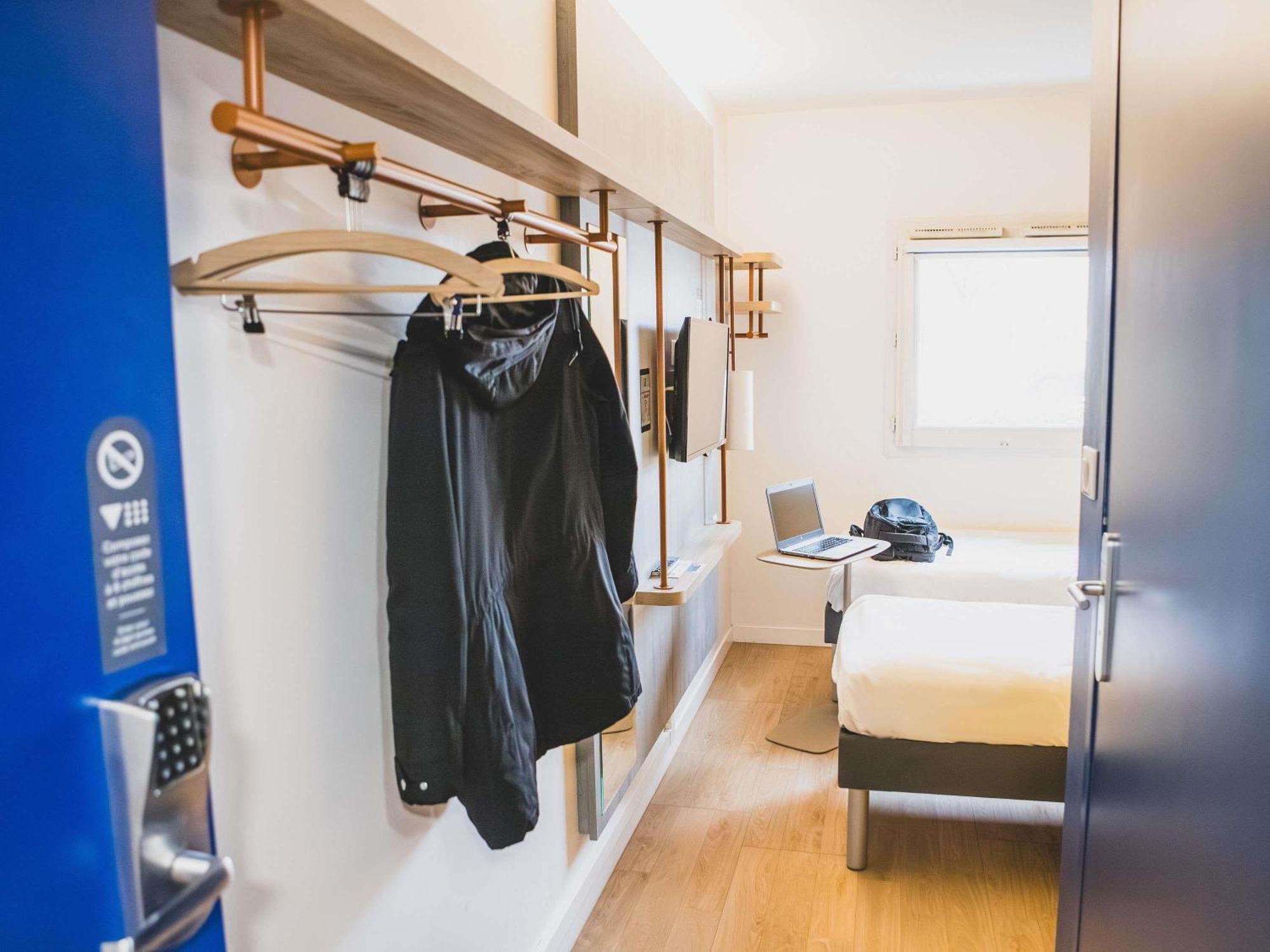 Double Room Single Bed